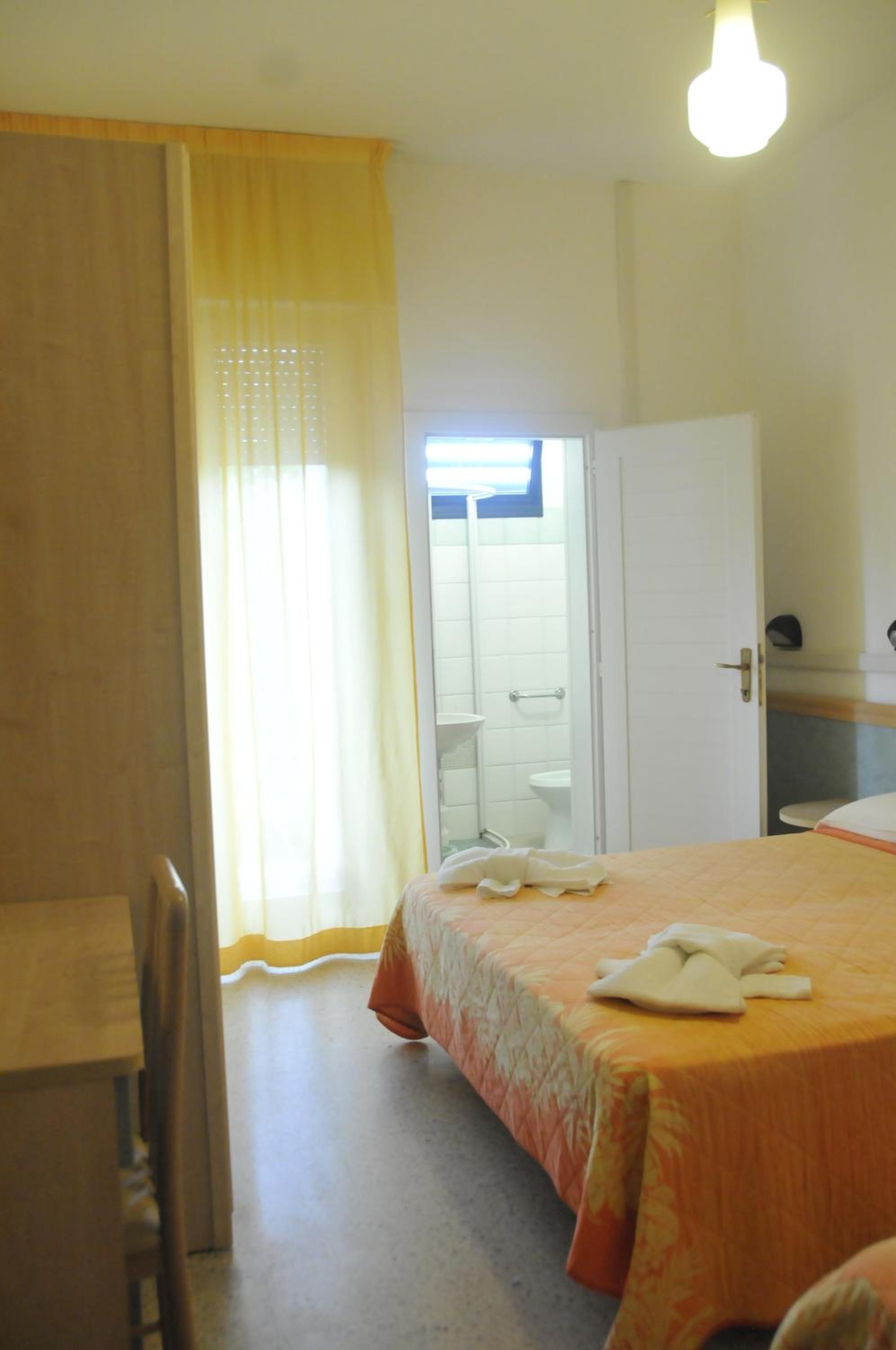 Standard Triple Room photo 3