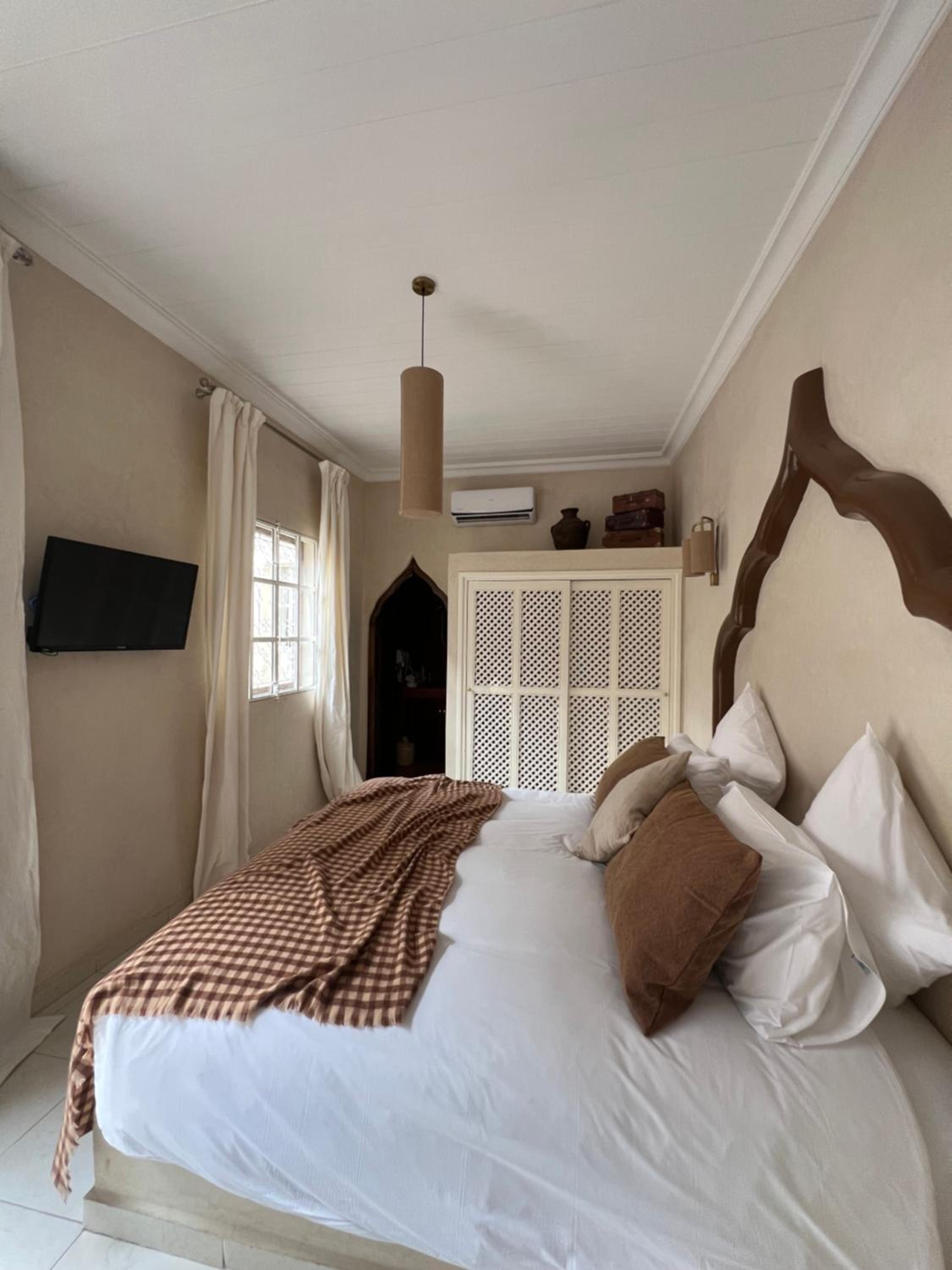 Deluxe King Room photo 1