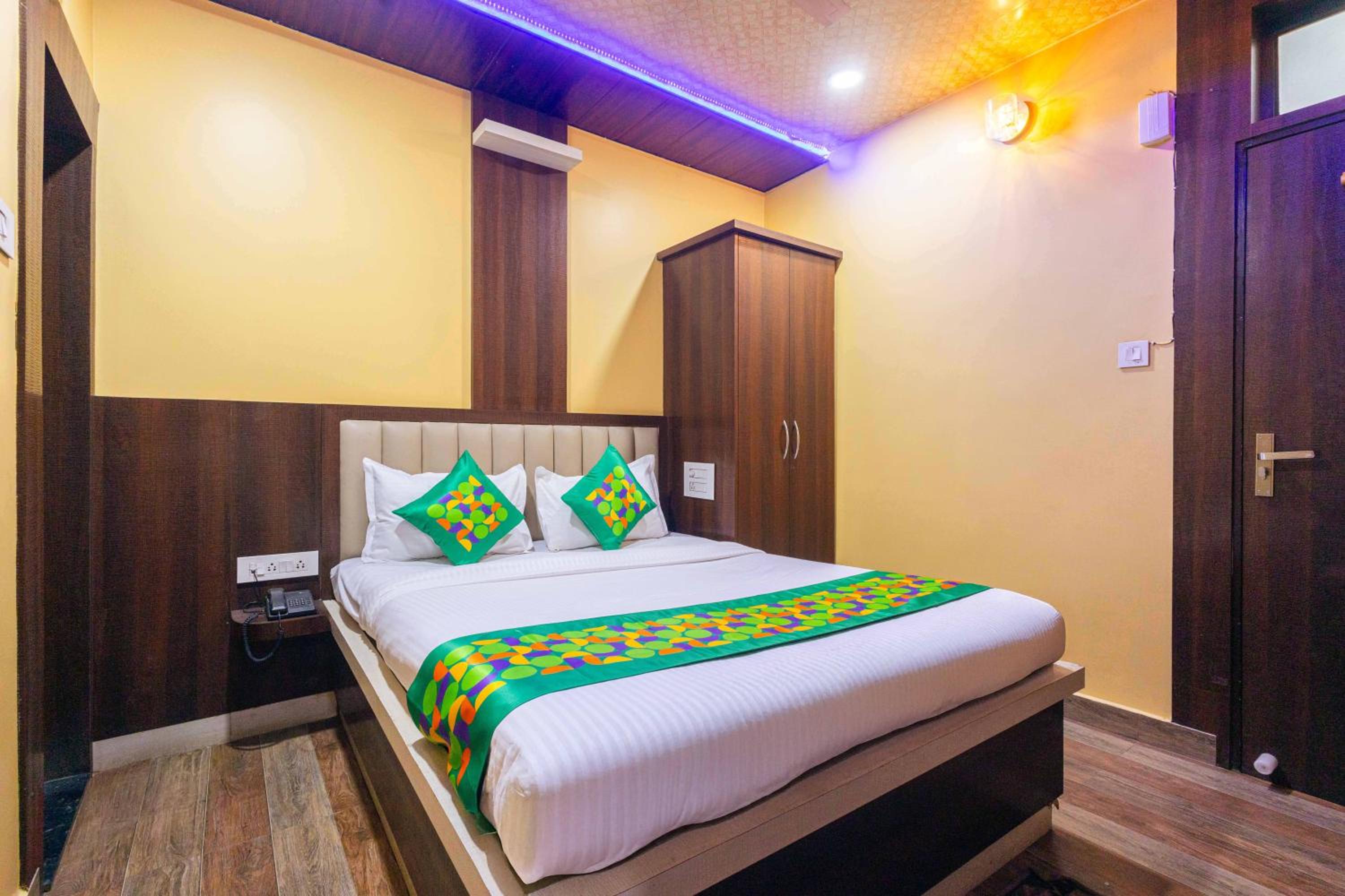 Economy Room