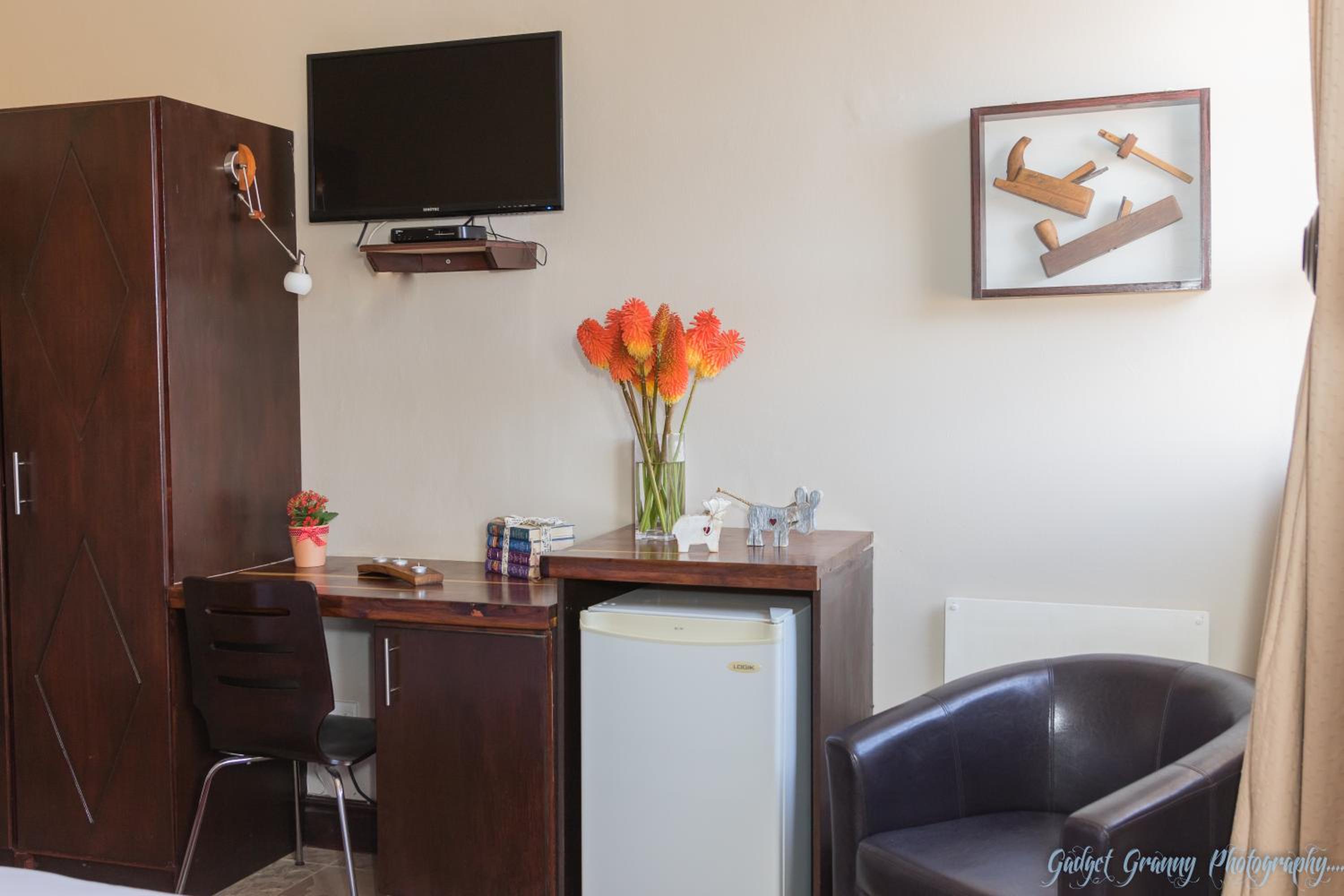 Standard Double Room - Photo 2