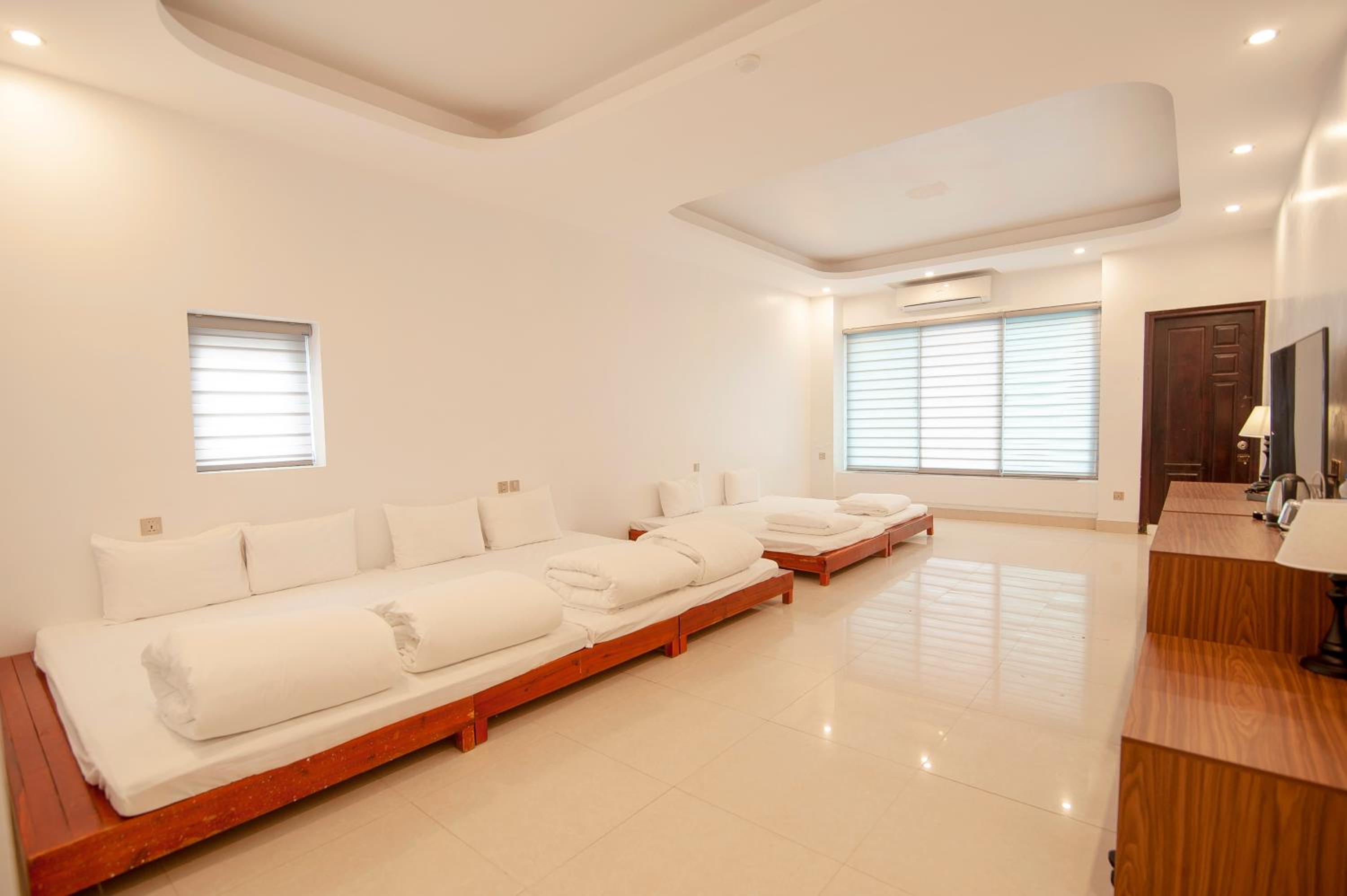 Mixed Dormitory Room