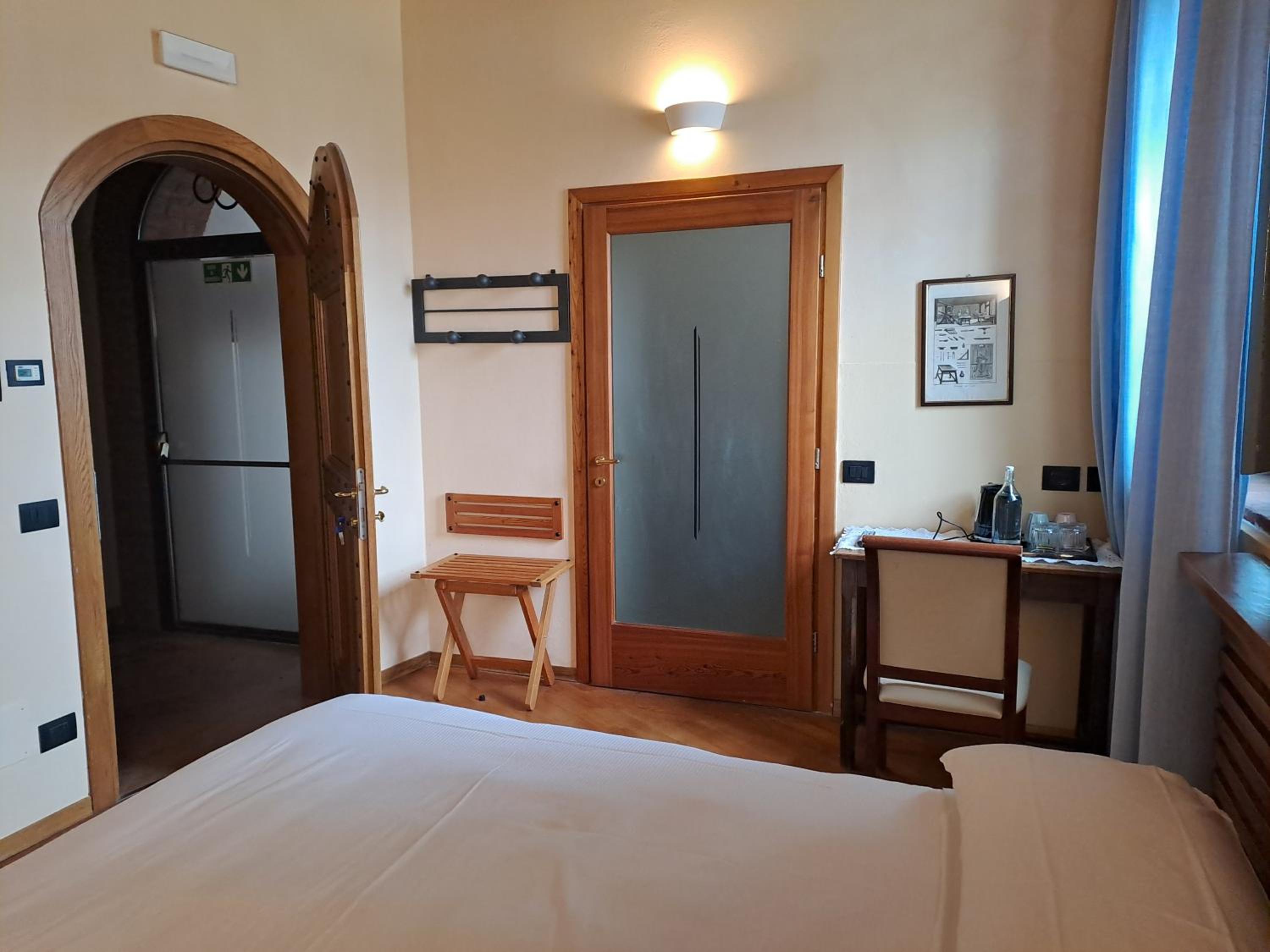 Double Room - Disability Access - Photo 15