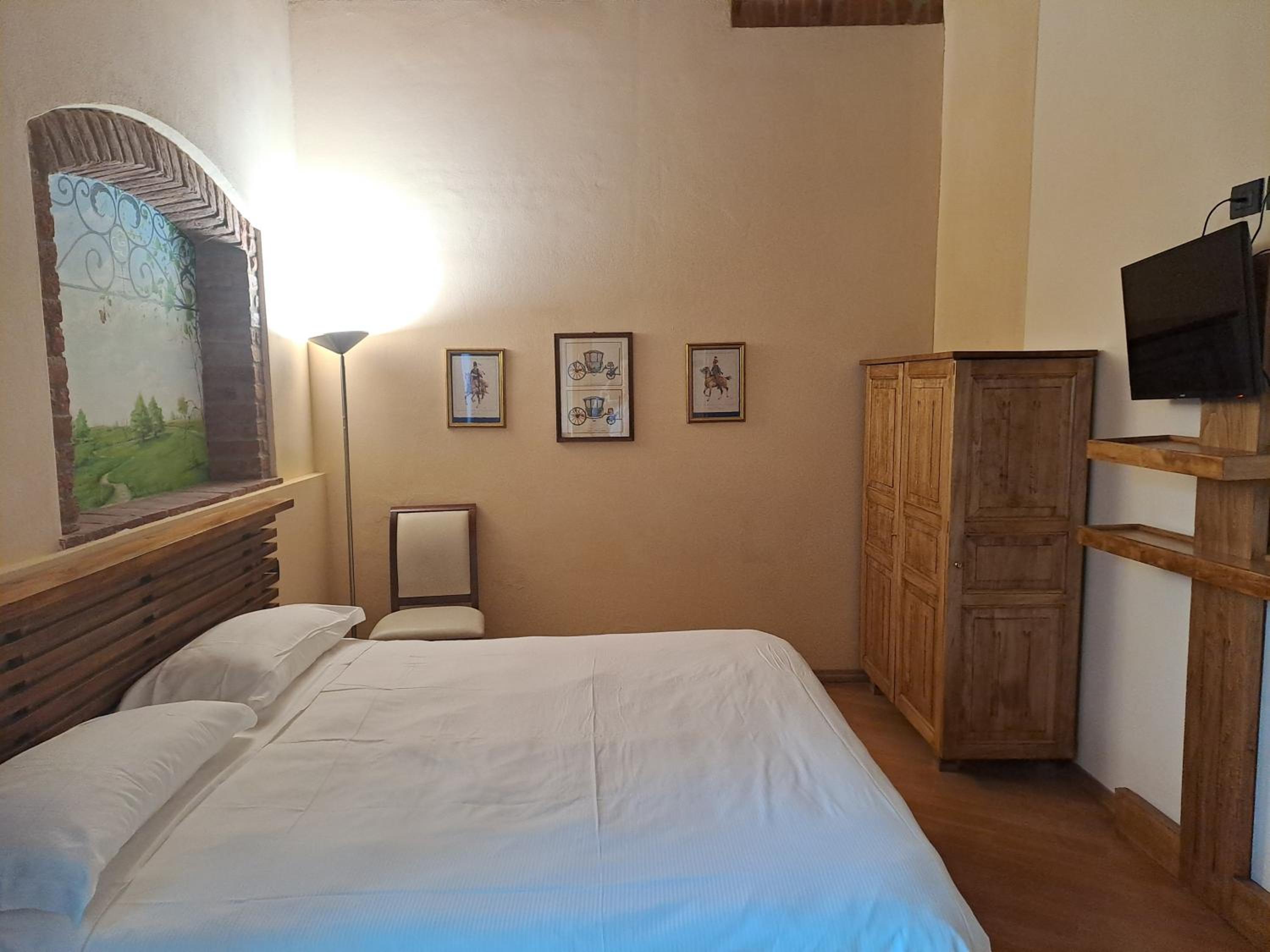 Double Room - Disability Access - Photo 9