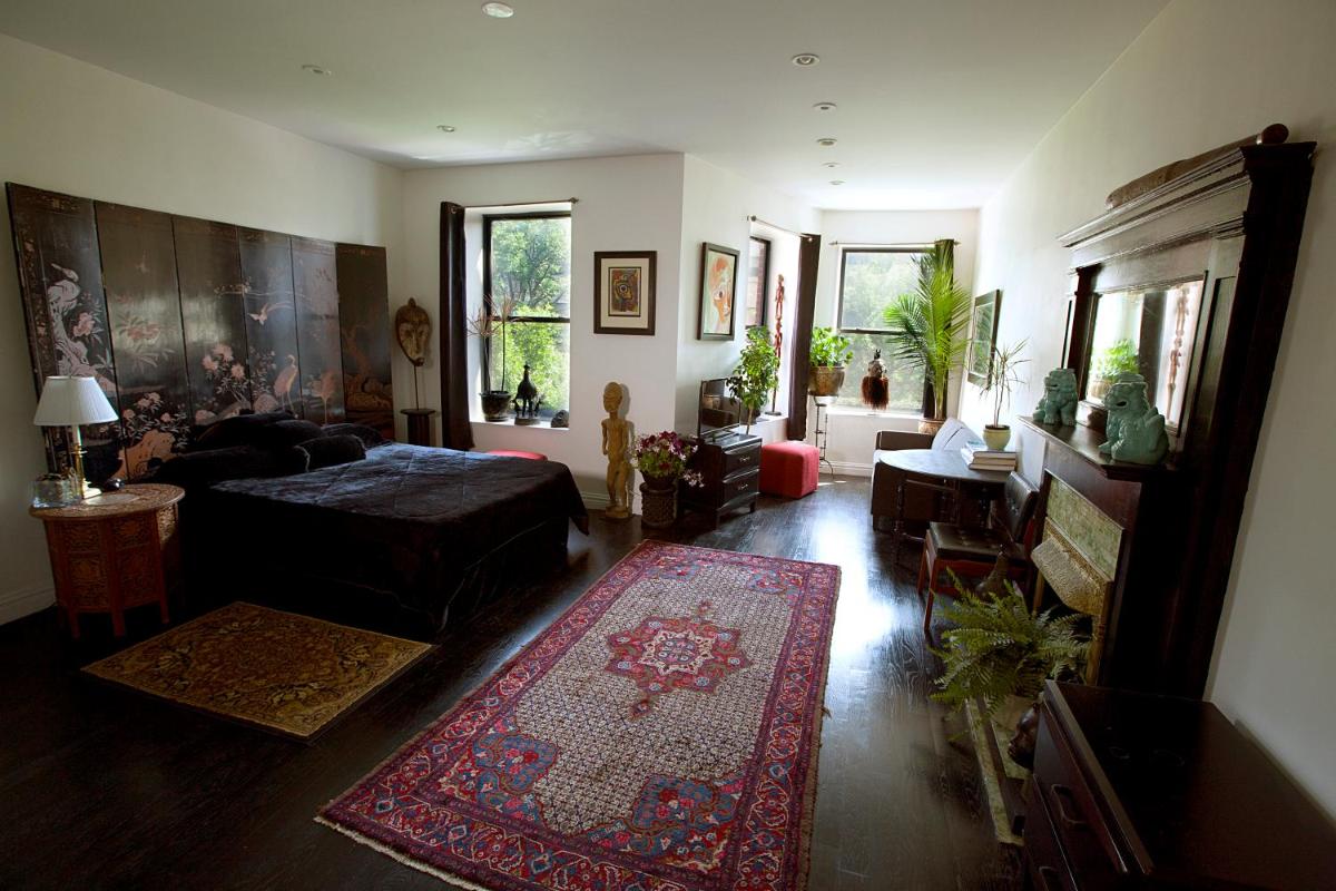 Studio Suite # 1  photo 2