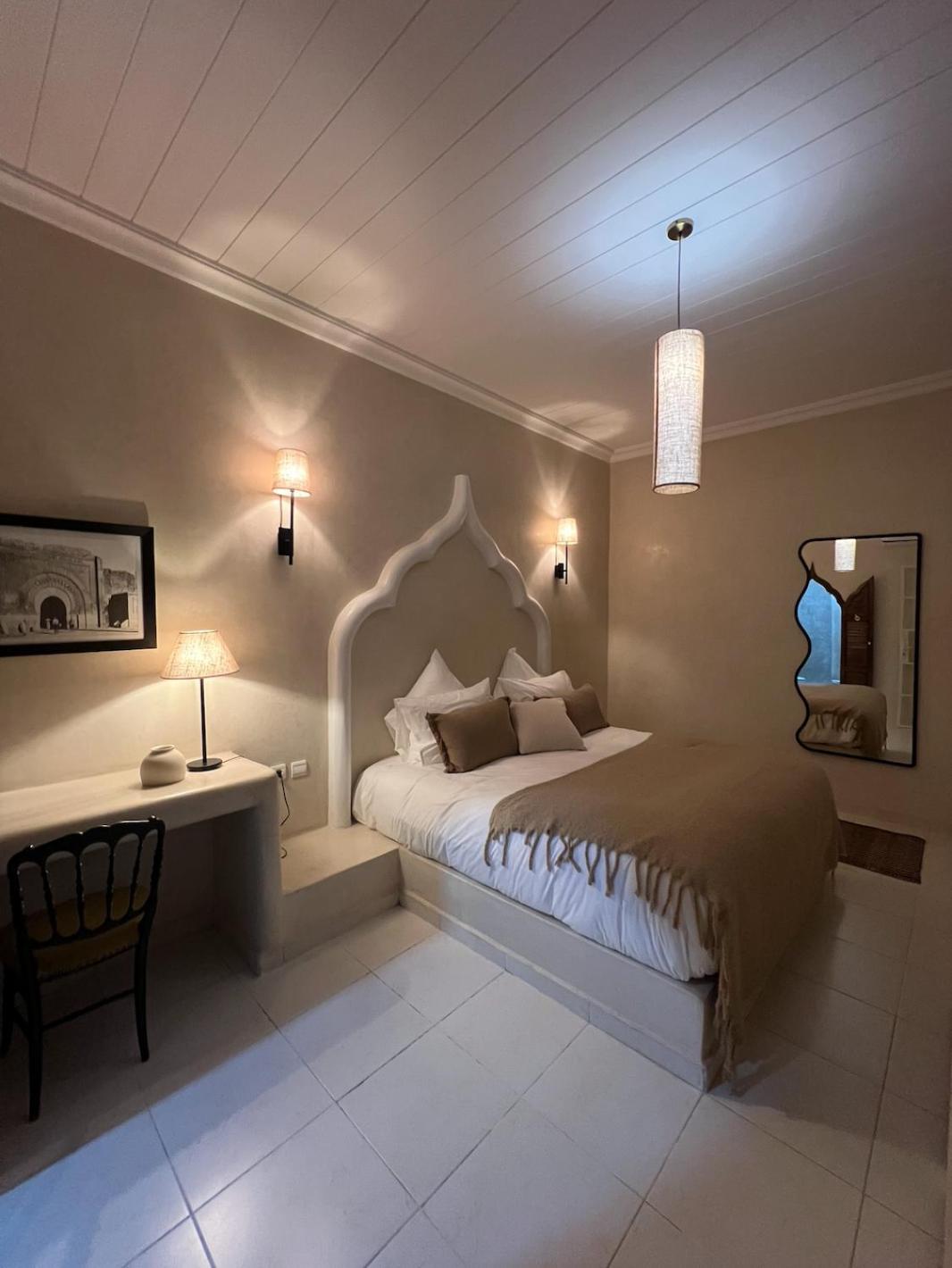 Deluxe Room (2 Adults + 1 Child) photo 3