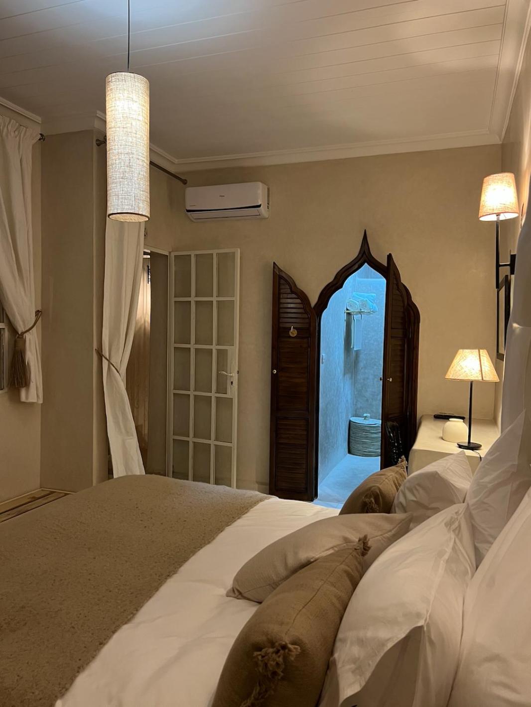 Deluxe Room (2 Adults + 1 Child) photo 2