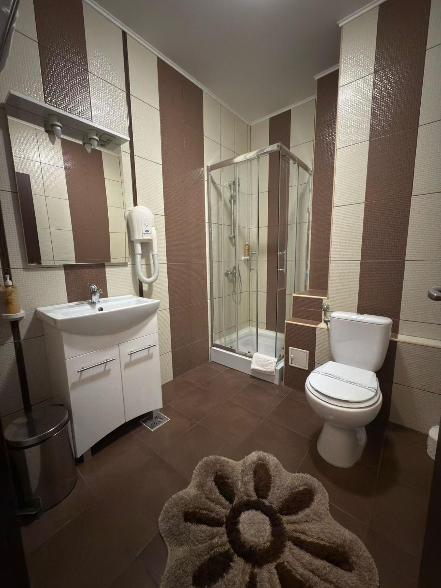 Economy Twin Room photo 1