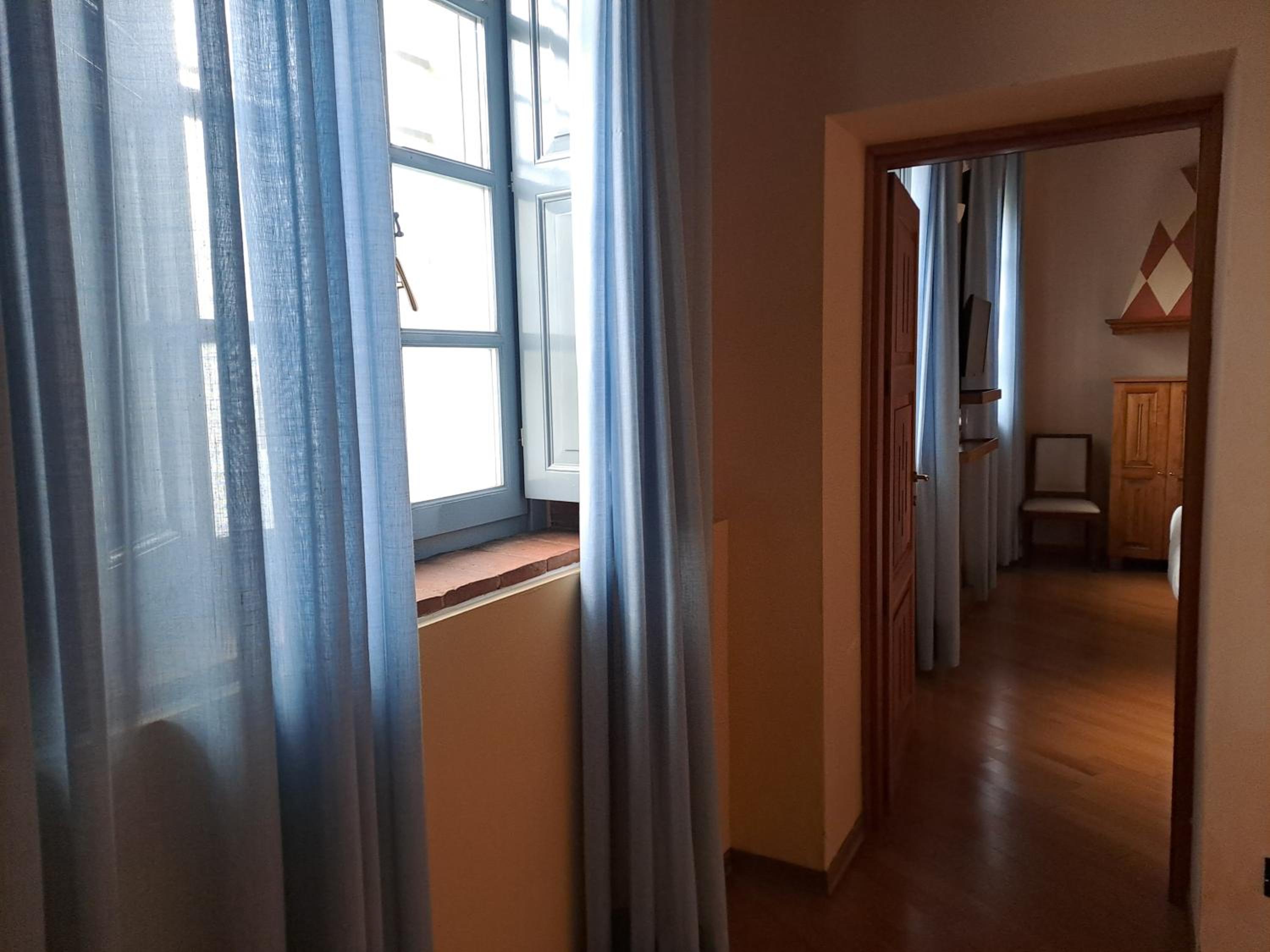 Superior Double or Twin Room - Photo 17