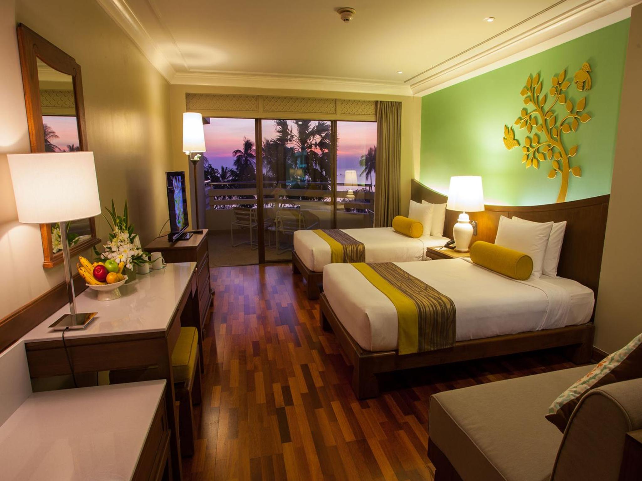 One-Bedroom Suite - Photo 4