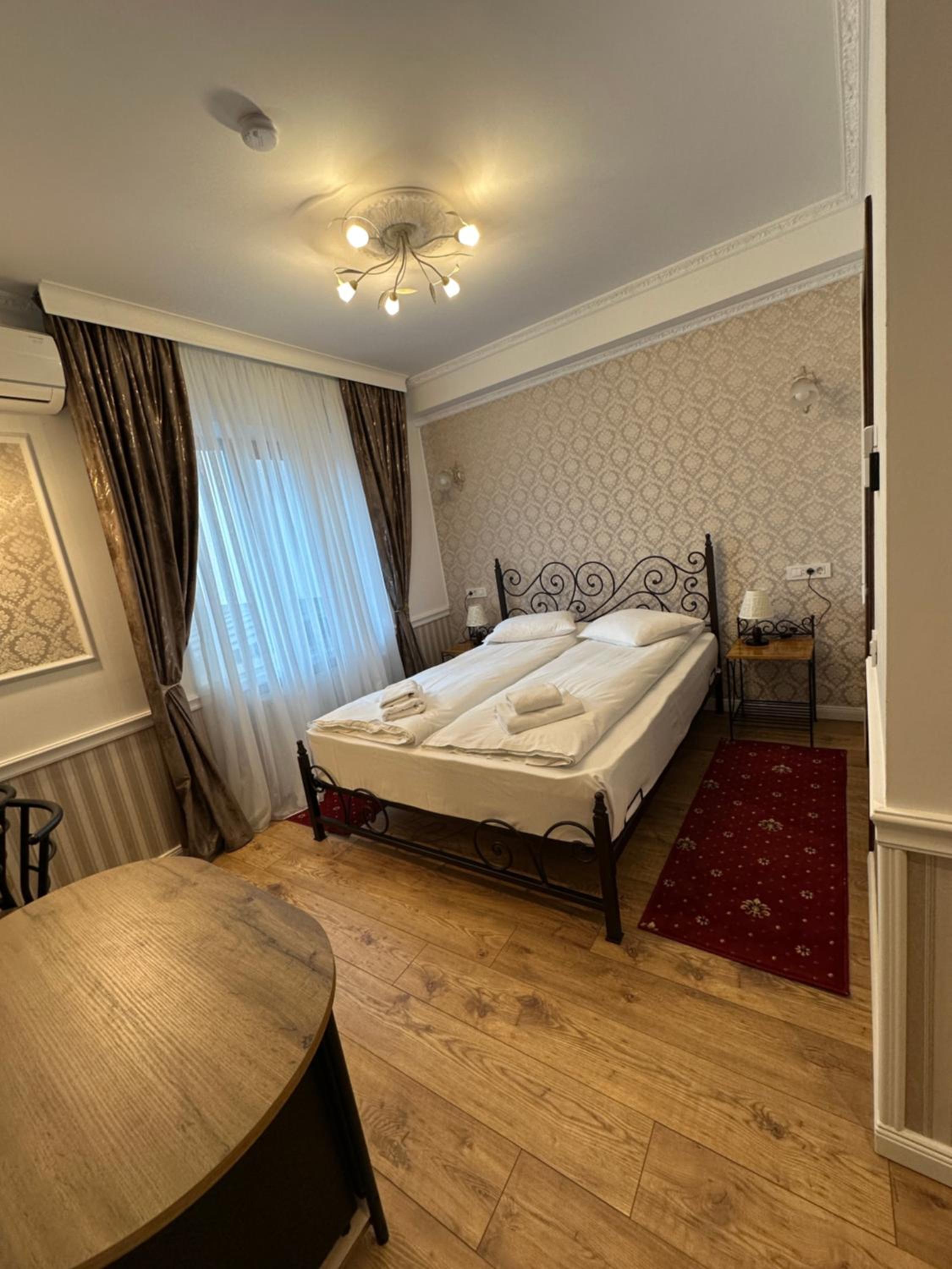 Double Room - Photo 4