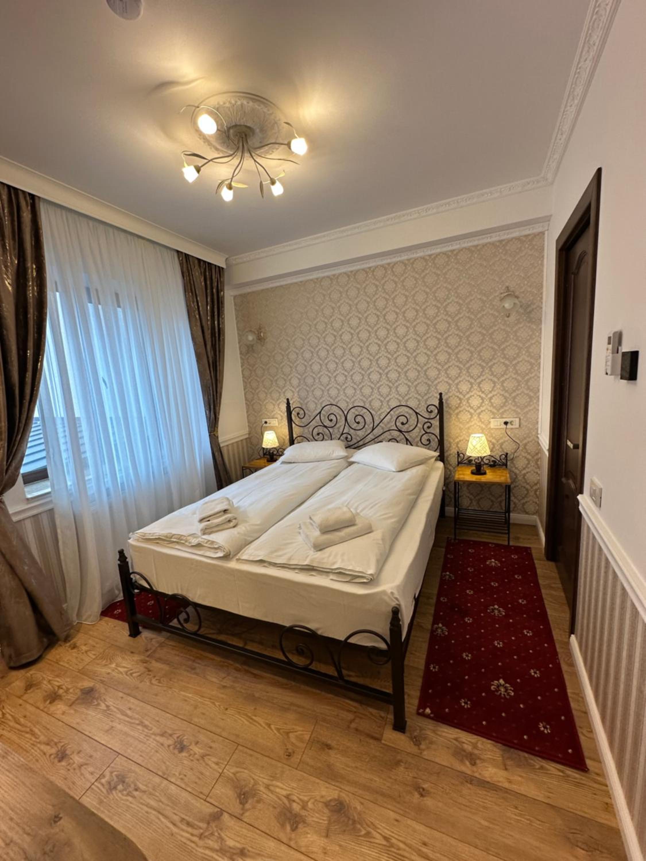 Double Room - Photo 3