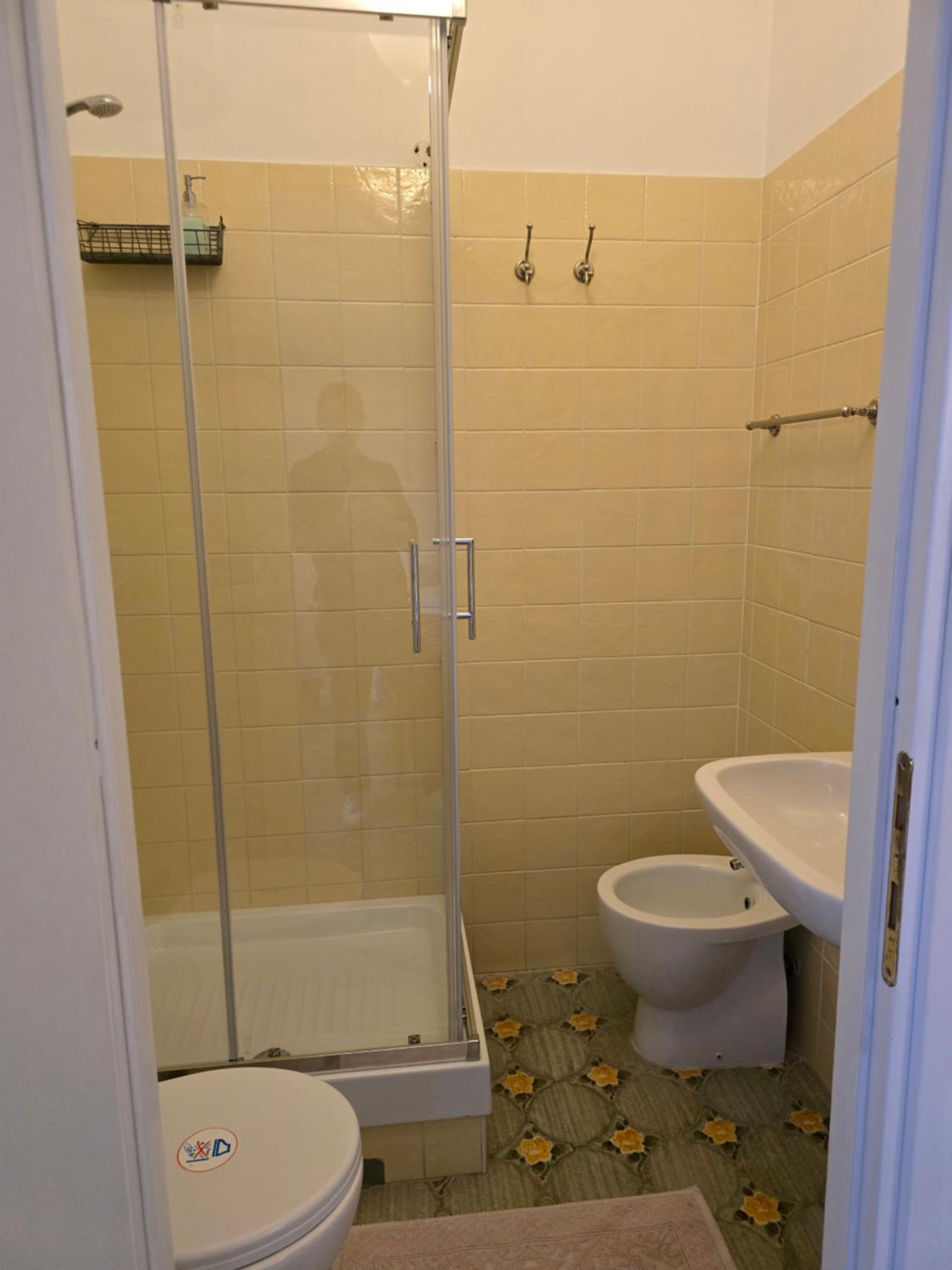 Double or Twin Room with Private Bathroom photo 2