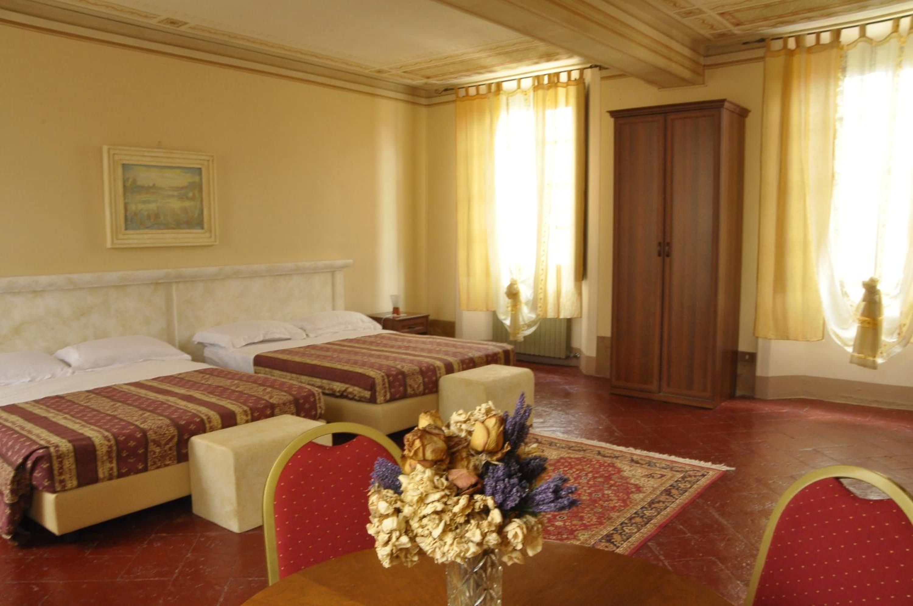 Suite with Spa Bath - Photo 1