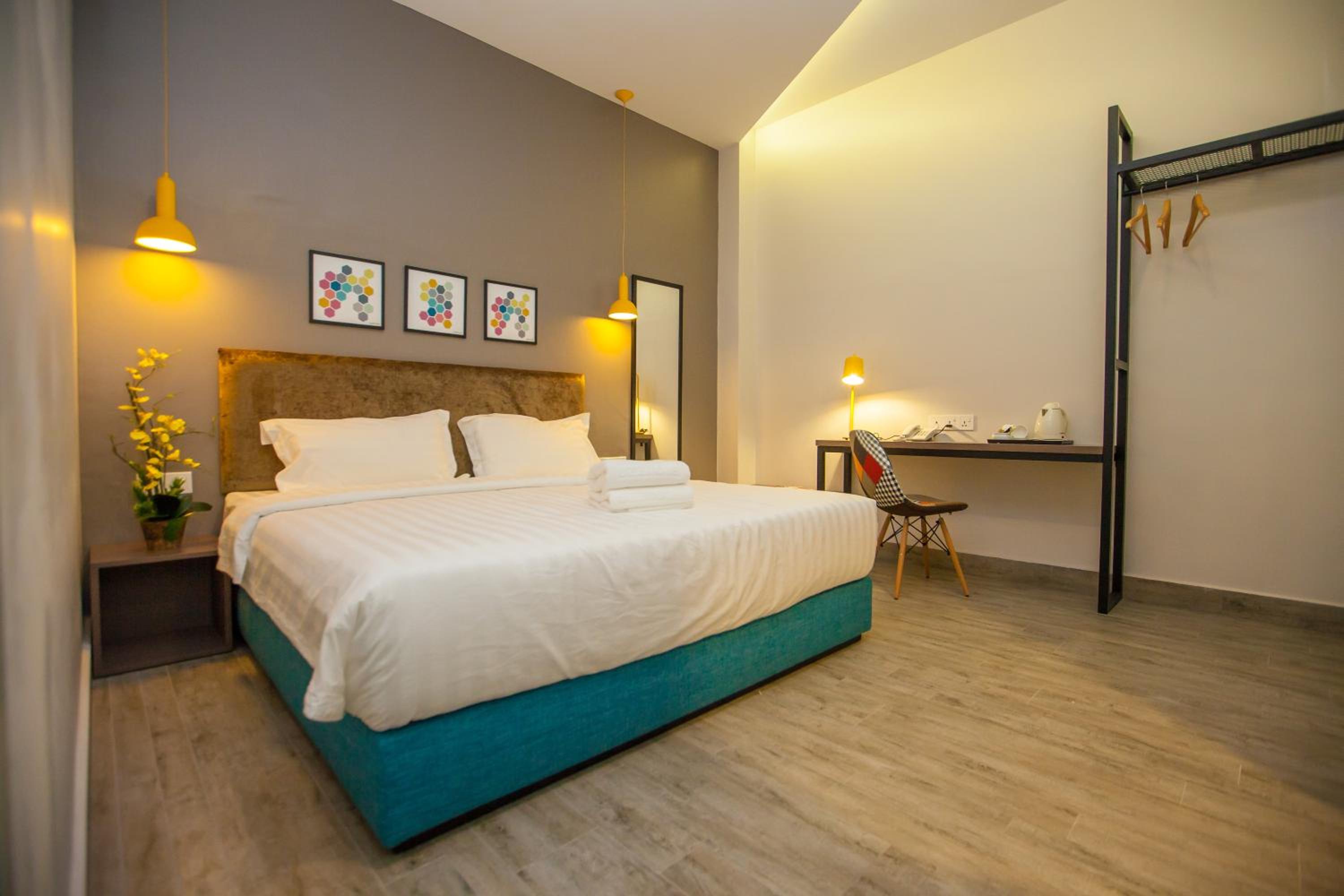 Superior King Room(No Window) photo 2