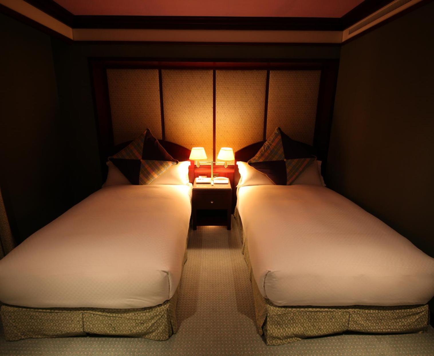 Executive Twin Room with Open-Air Spa Bath photo 2