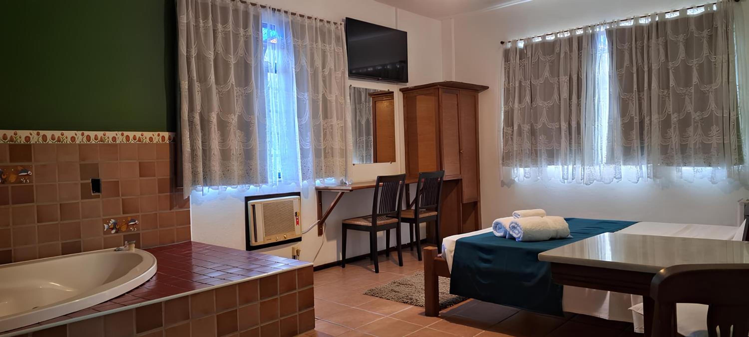 Suite with Spa Bath
