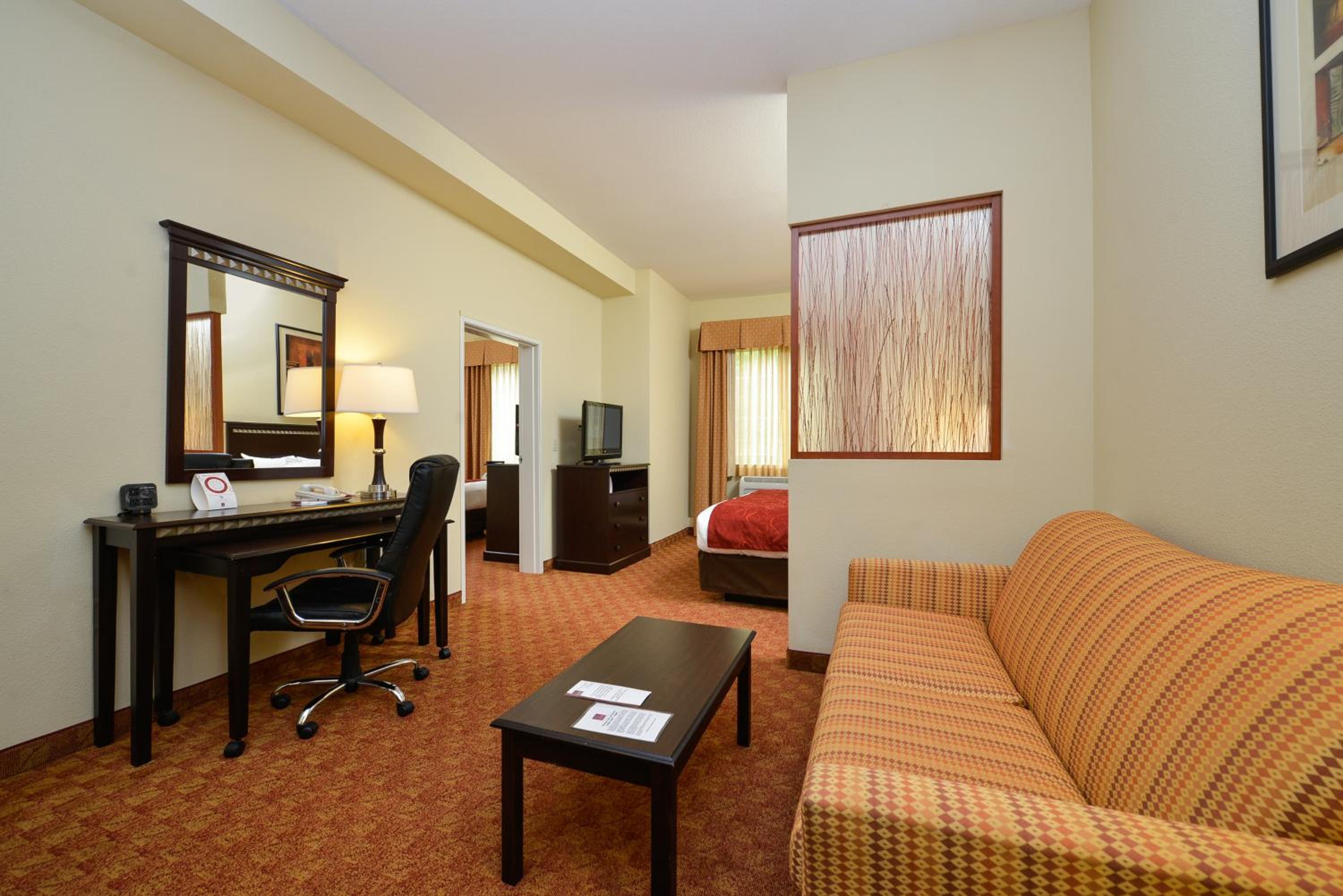 Efficiency King Suite - Non-Smoking - Photo 2