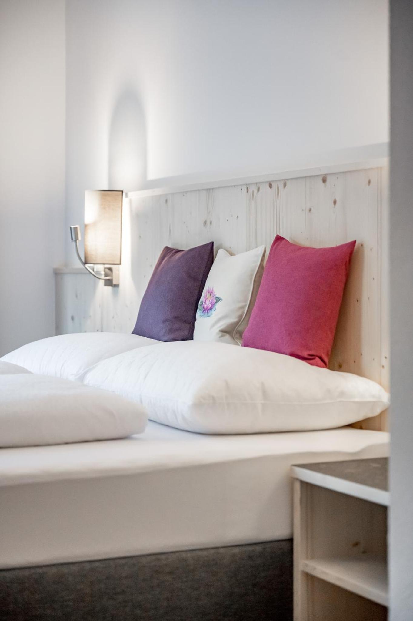 Large Double Room - Photo 5