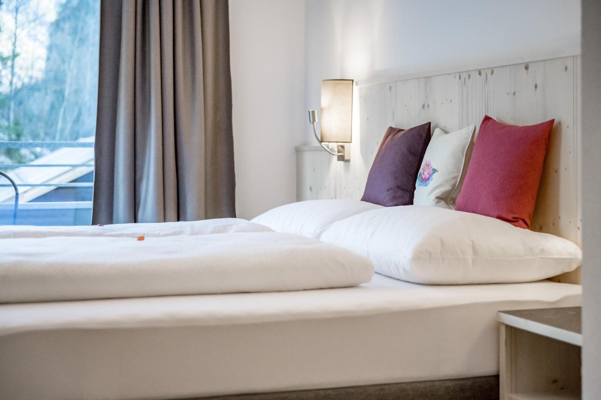 Large Double Room - Photo 2