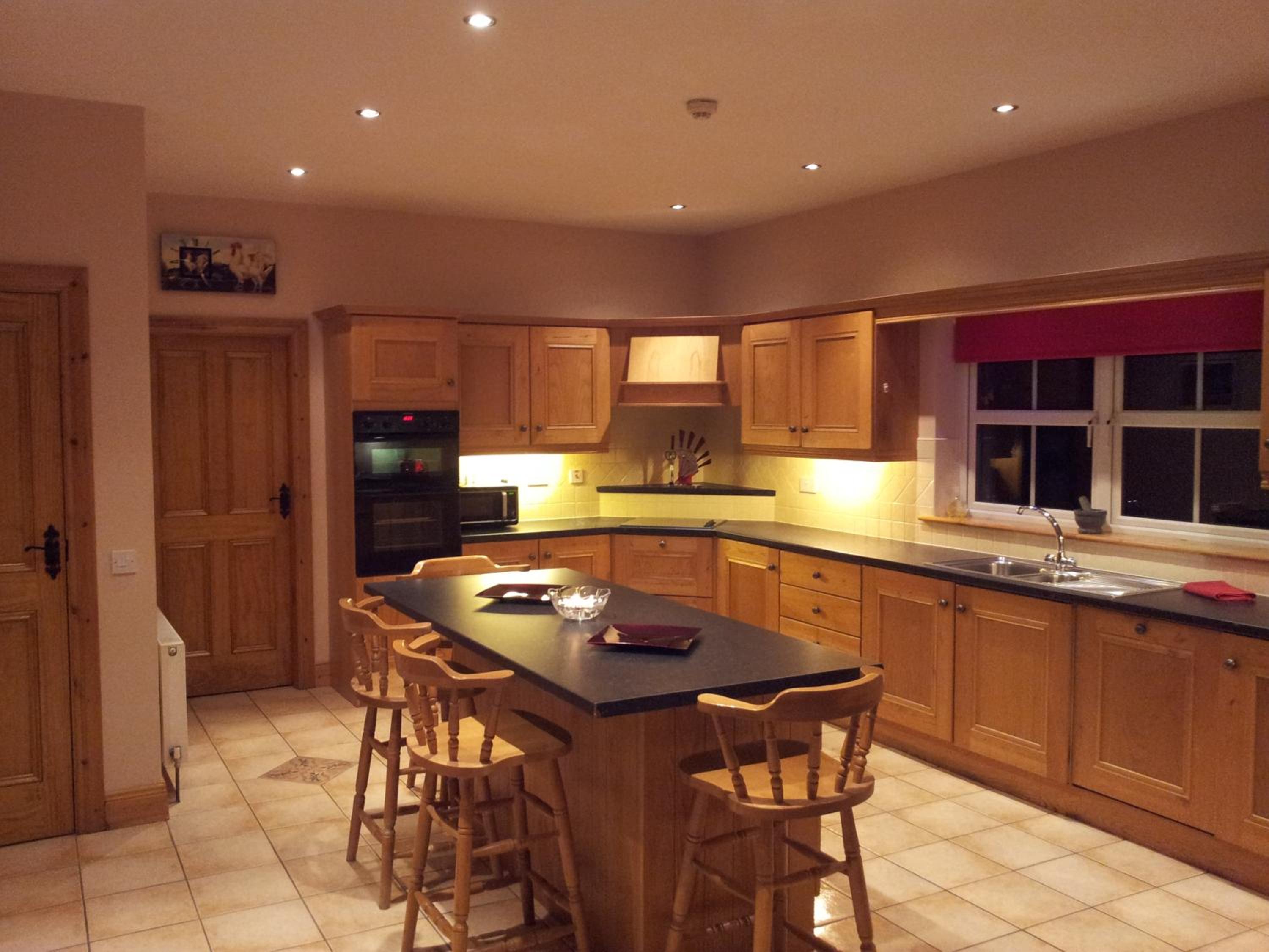 Three-Bedroom House - Photo 24