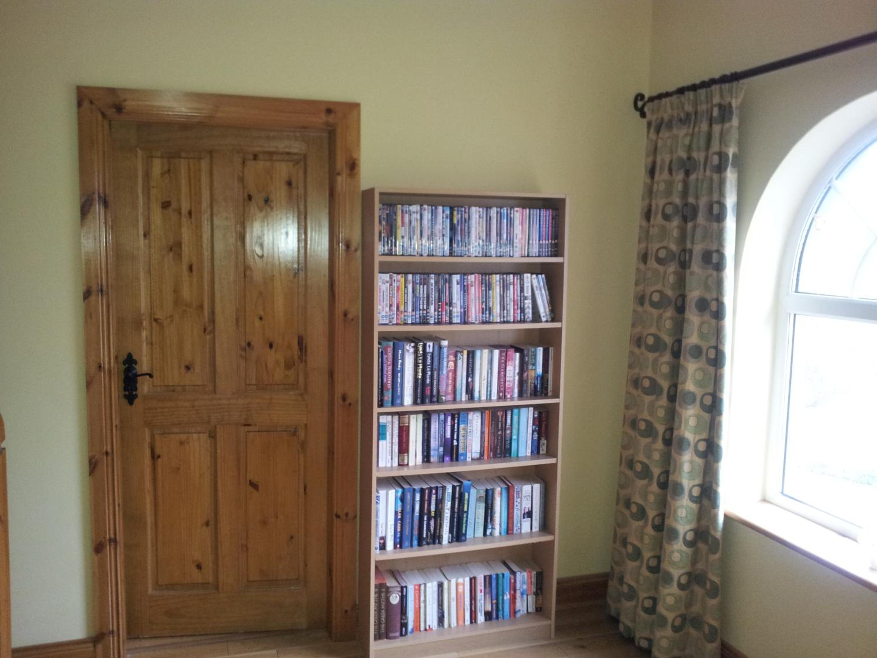 Three-Bedroom House - Photo 31