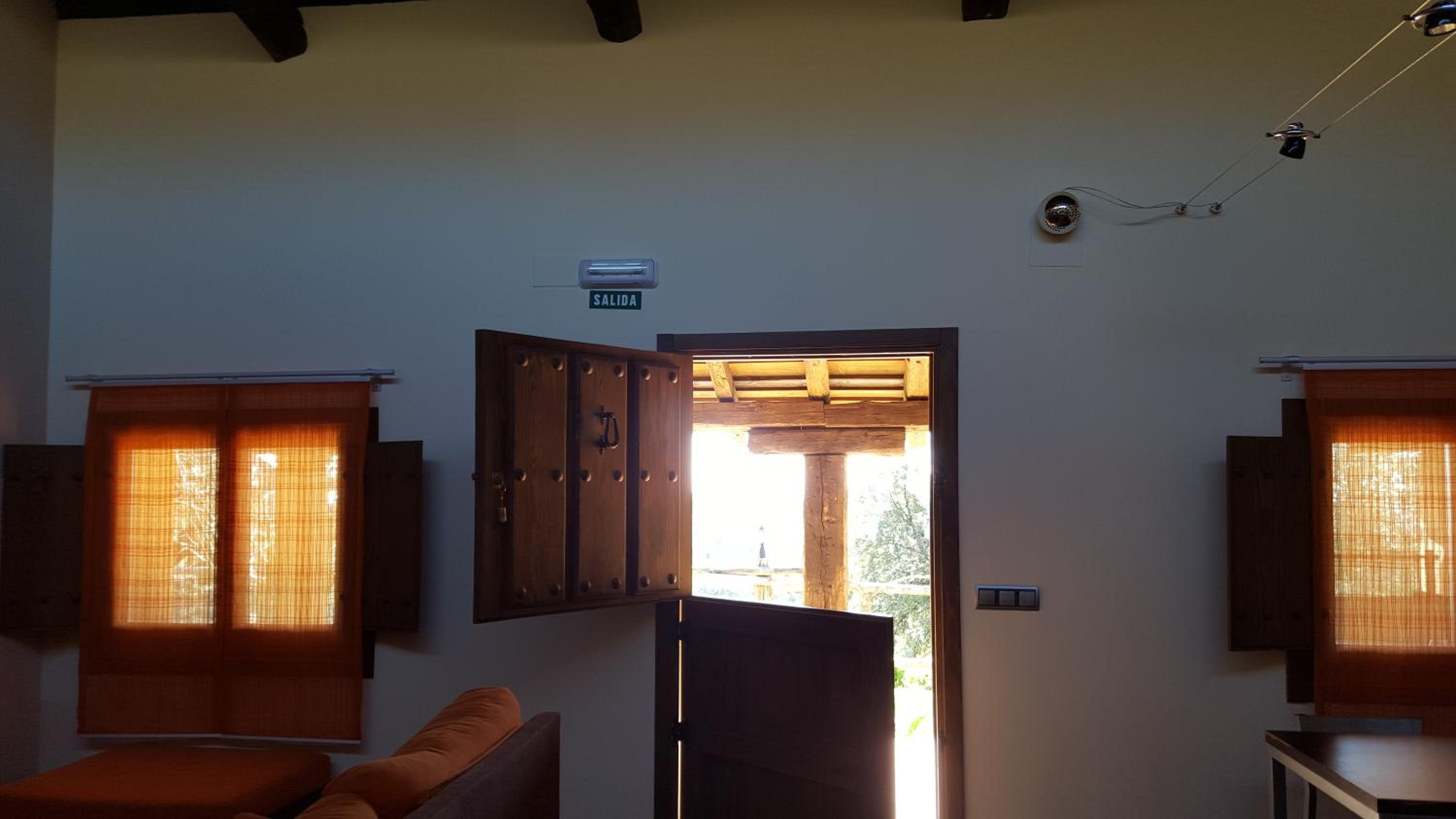 Two-Bedroom Apartment (6 Adults) - Photo 10