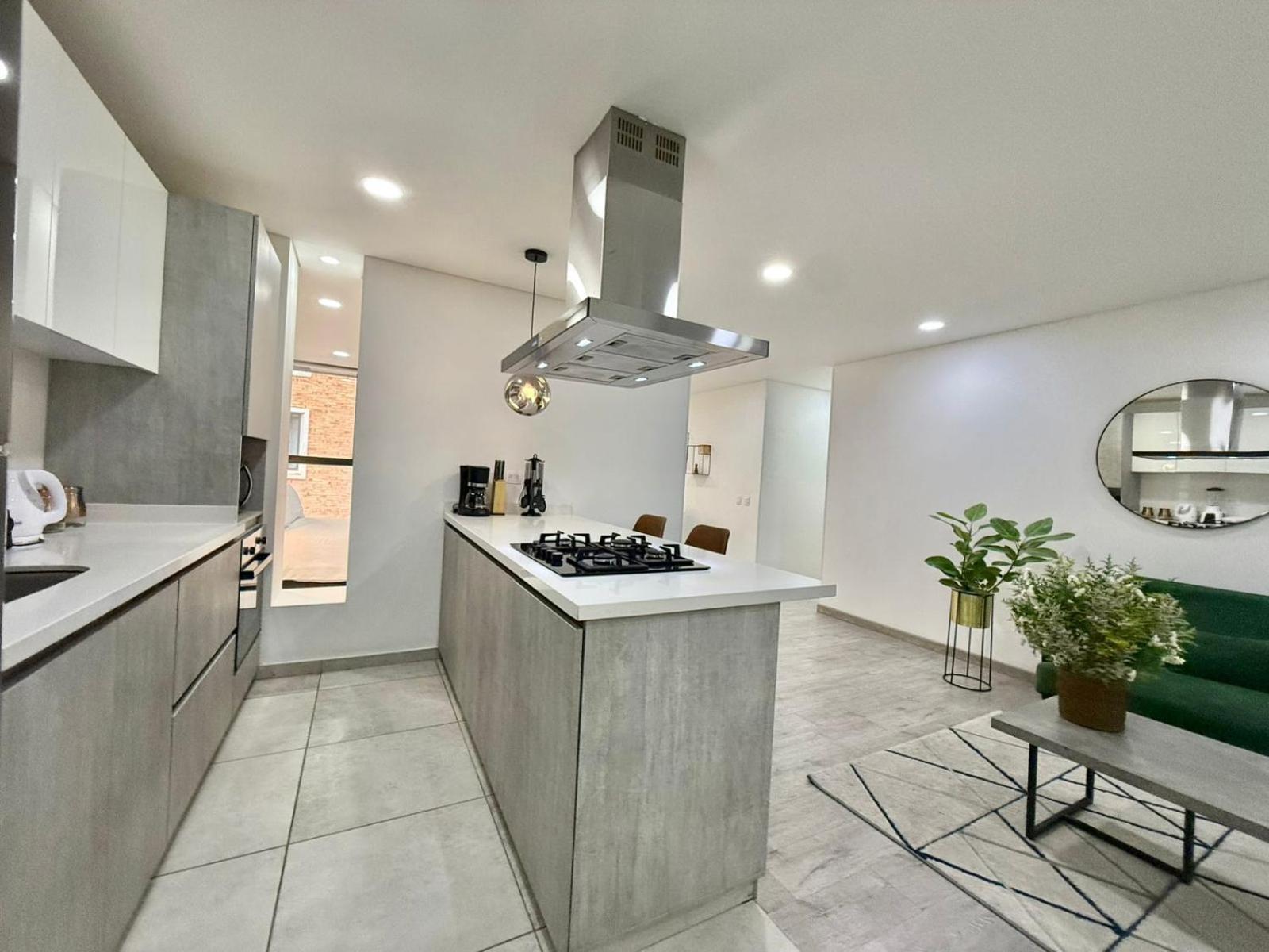 Three-Bedroom Deluxe Apartment