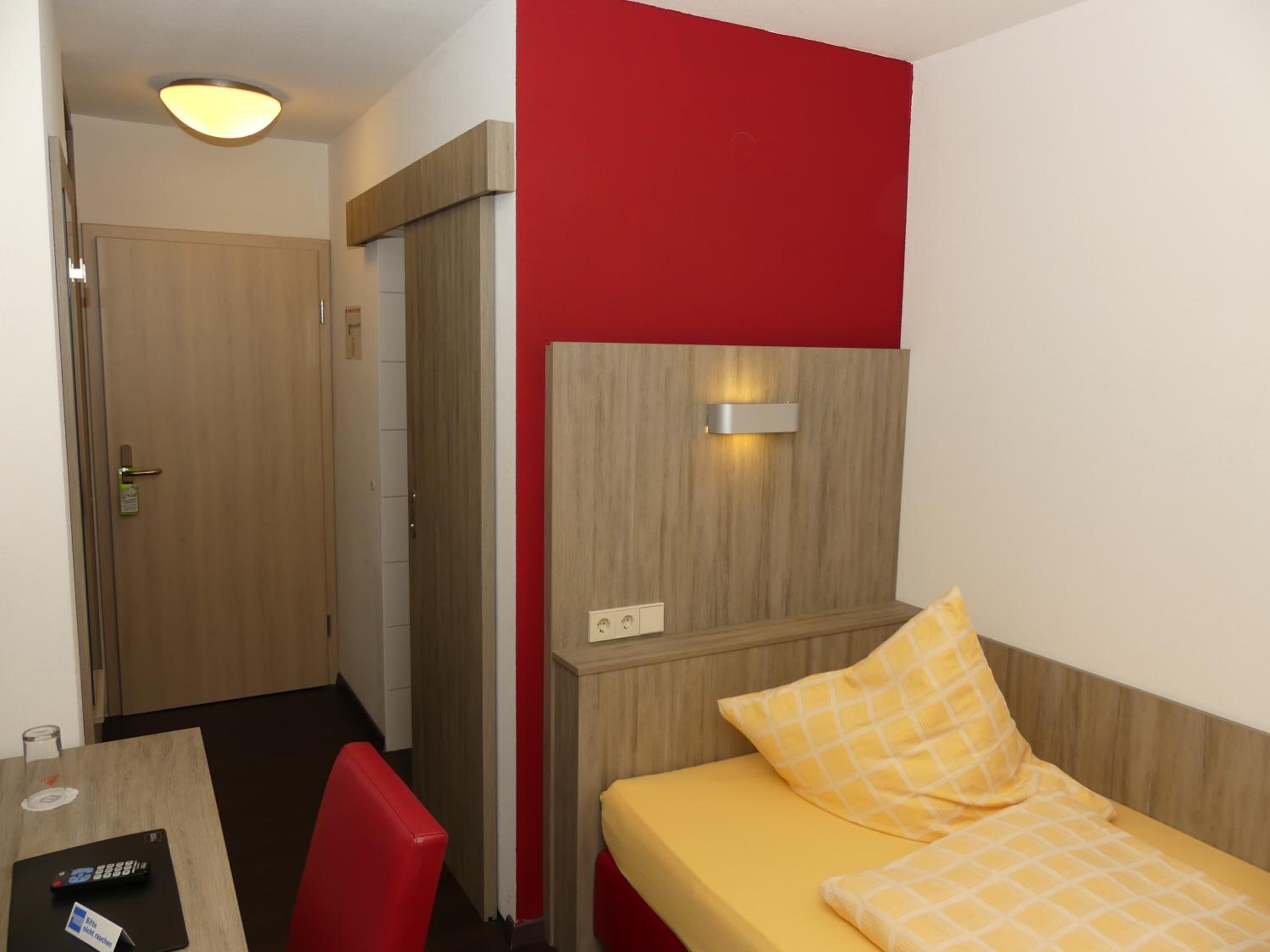 Single Room with Balcony photo 3