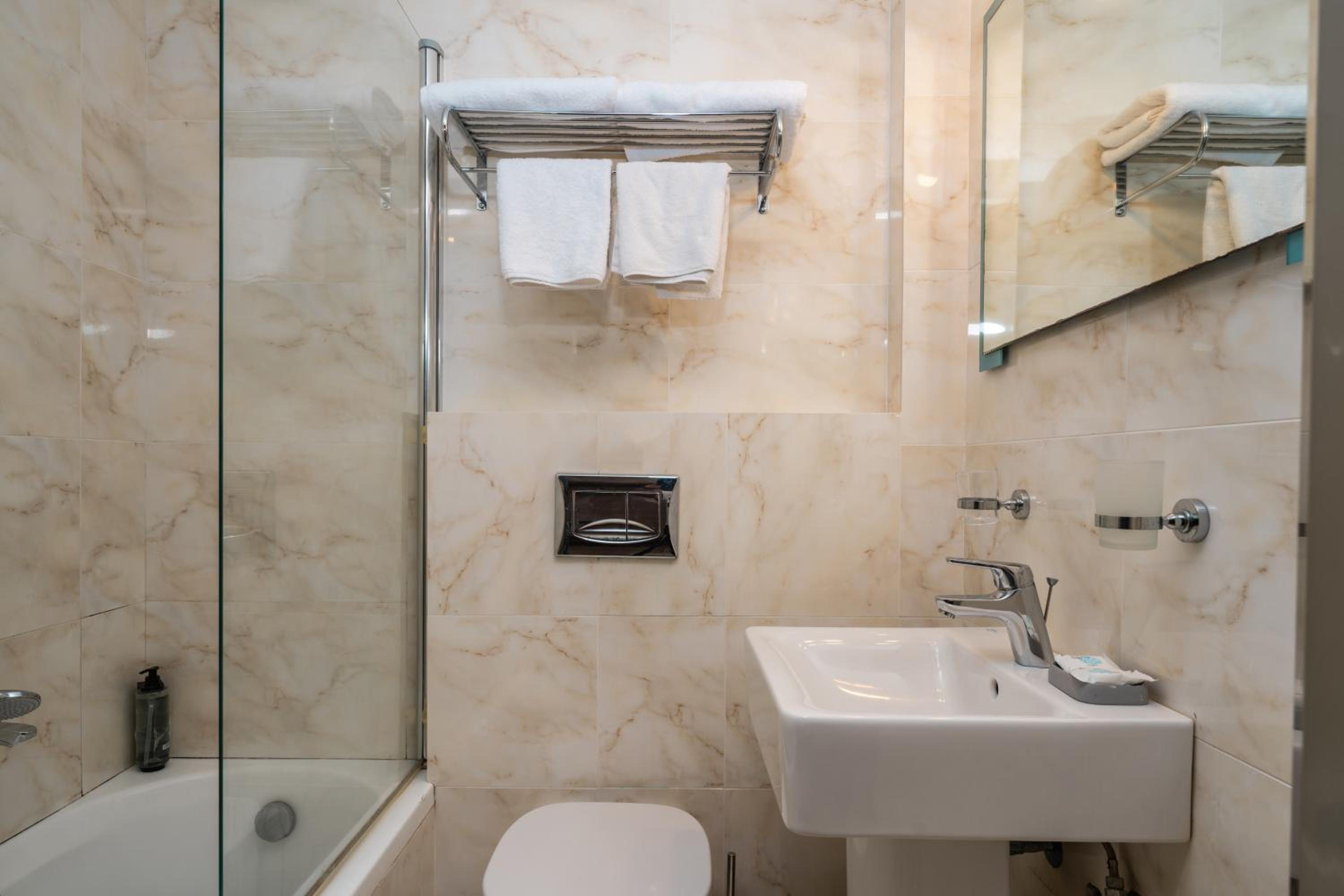 Standard Double or Twin with Pool View (3 Pax)