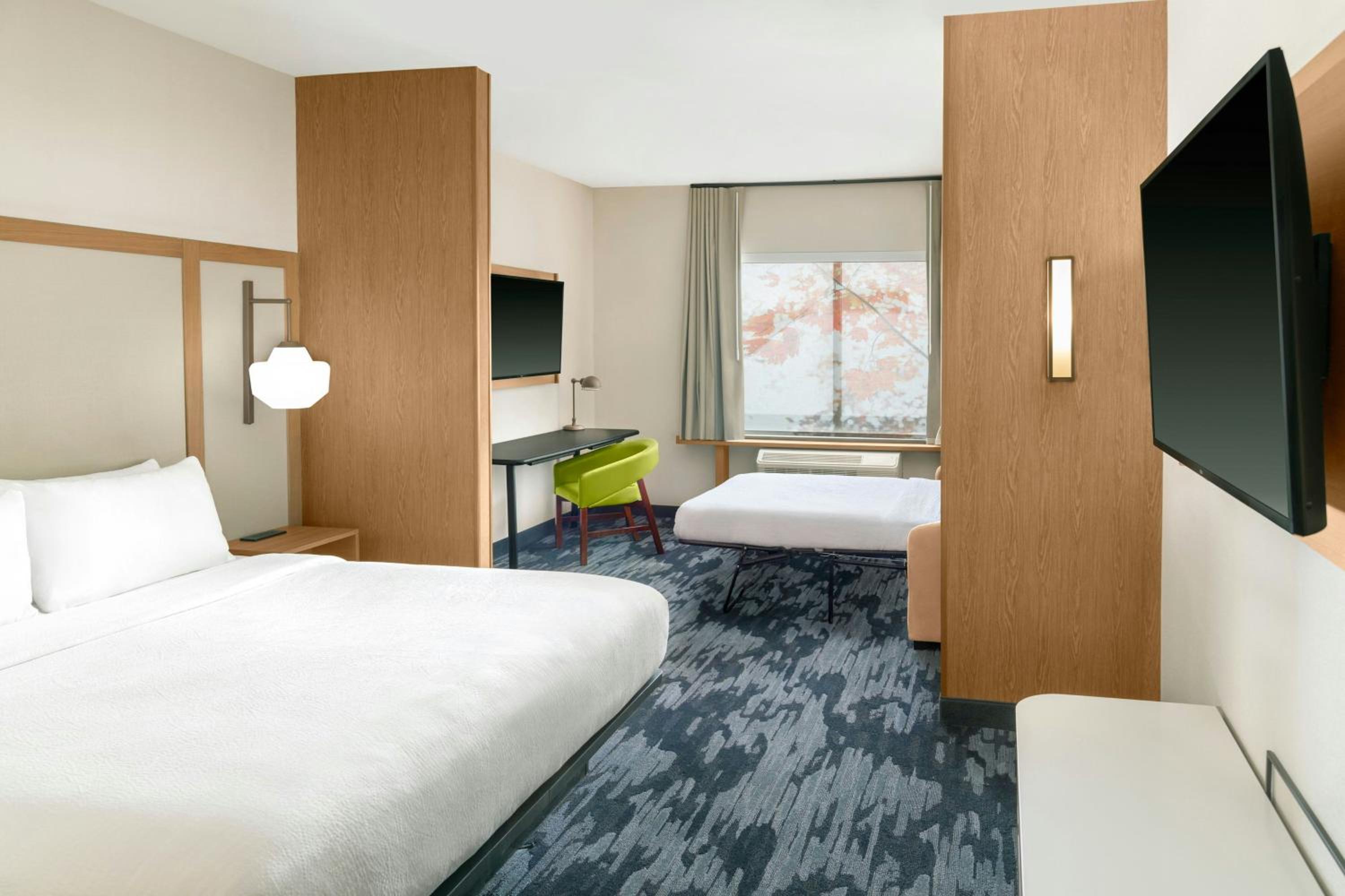 King Suite with Sofa Bed - Photo 4