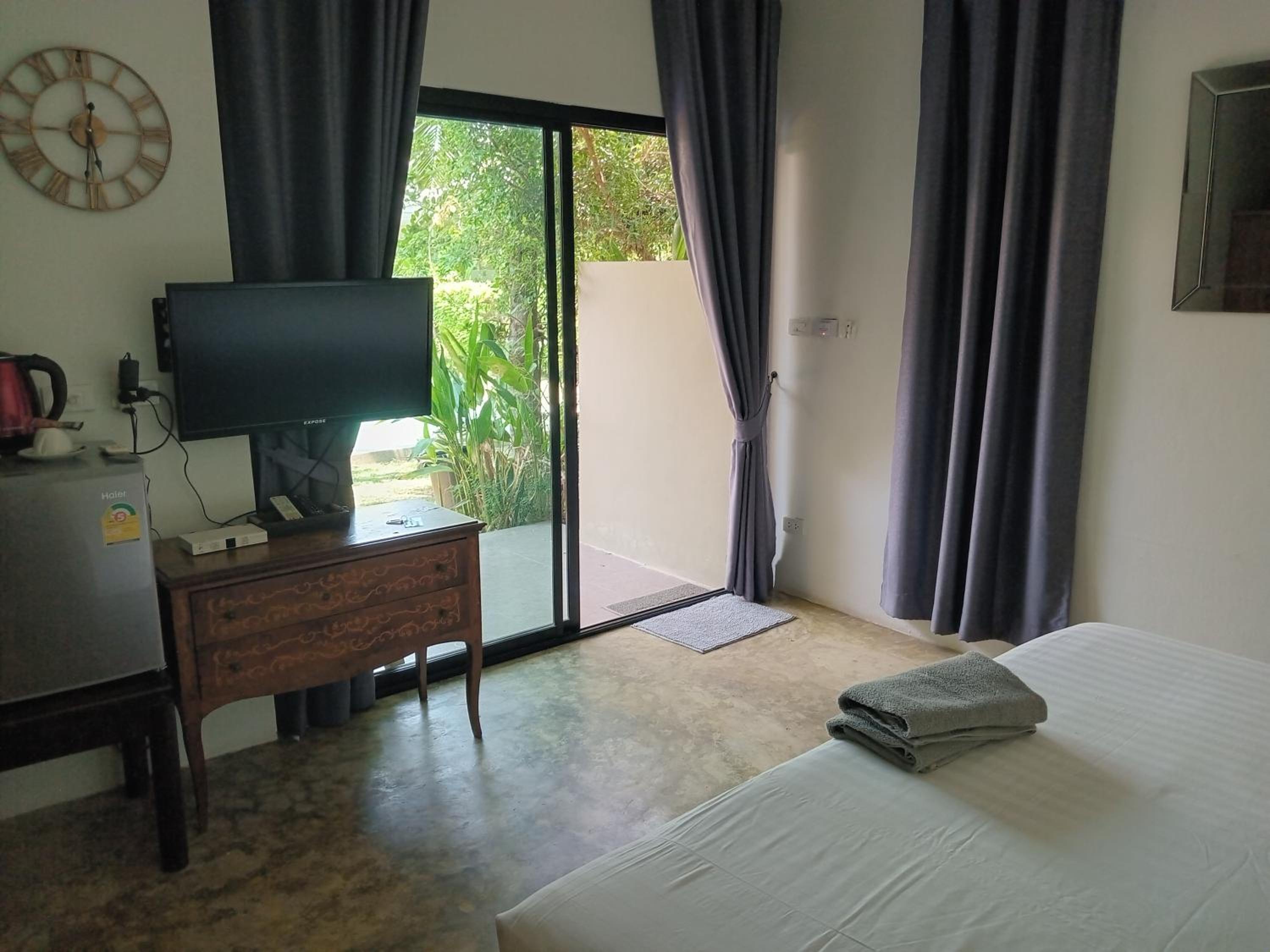 Double Room - Photo 6