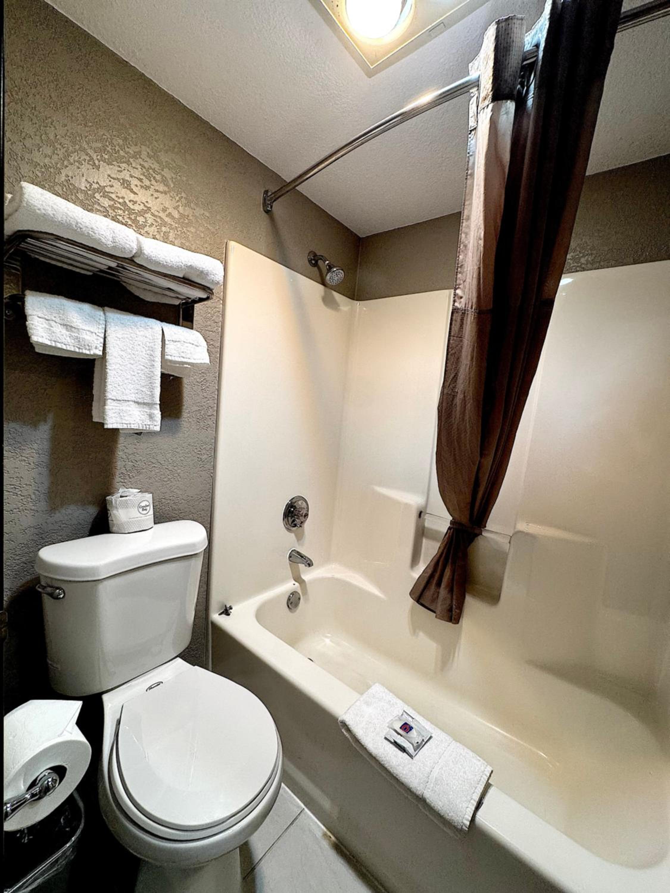 Queen Room - Disability Access - Non-Smoking - Photo 2