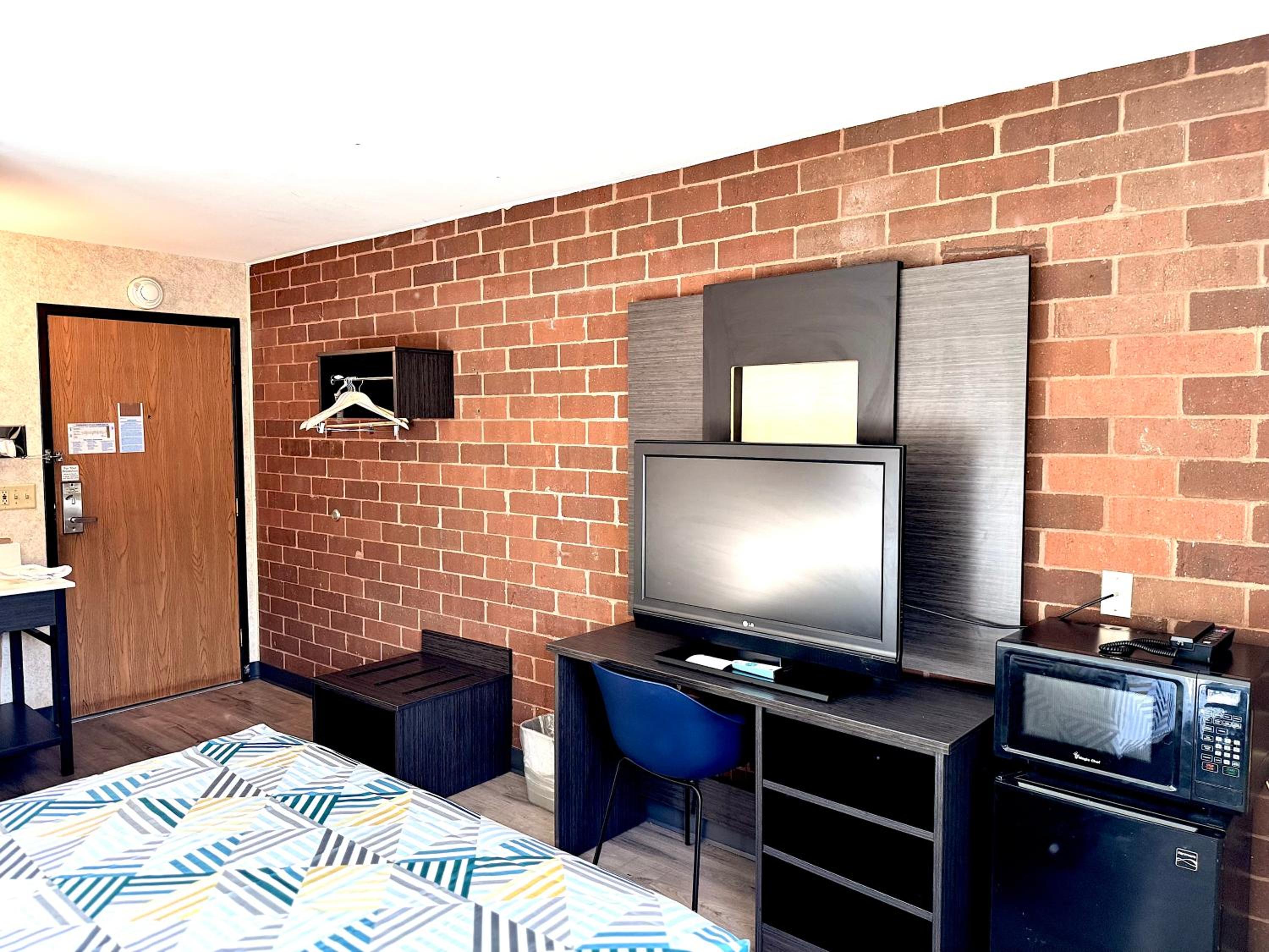 Queen Room - Disability Access - Non-Smoking - Photo 3