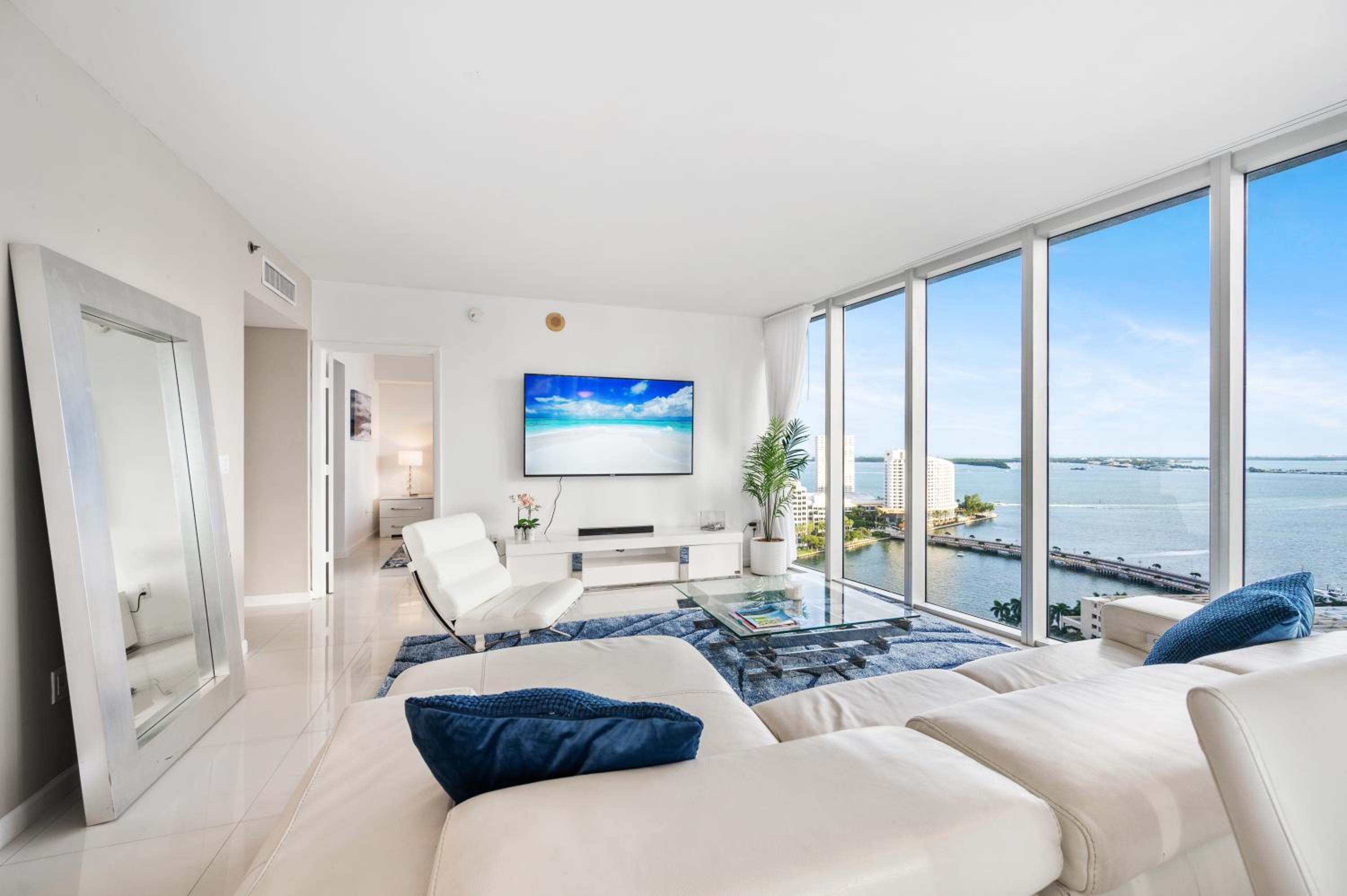 Two-Bedroom Deluxe Apartment with Ocean View photo 2