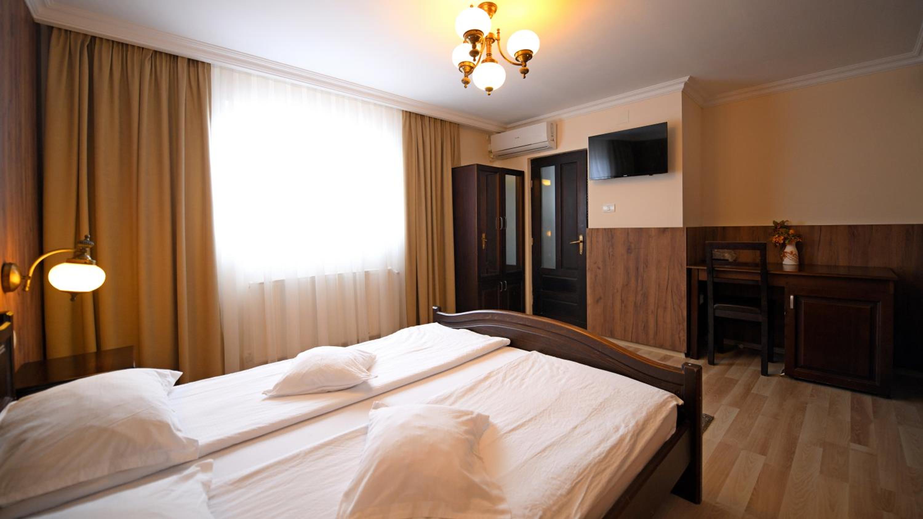Standard Double Room - Photo 6