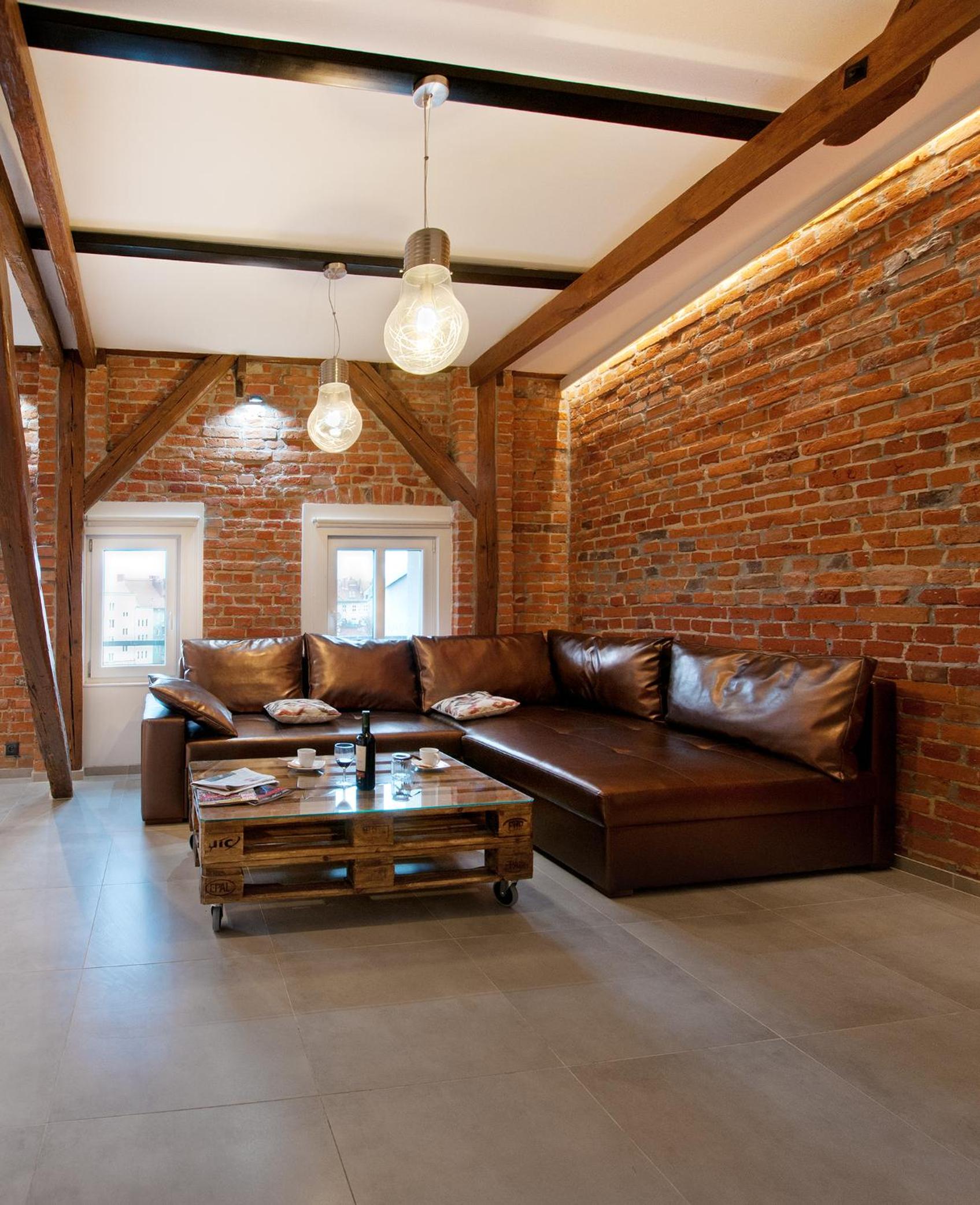 Studio Apartment - Photo 1