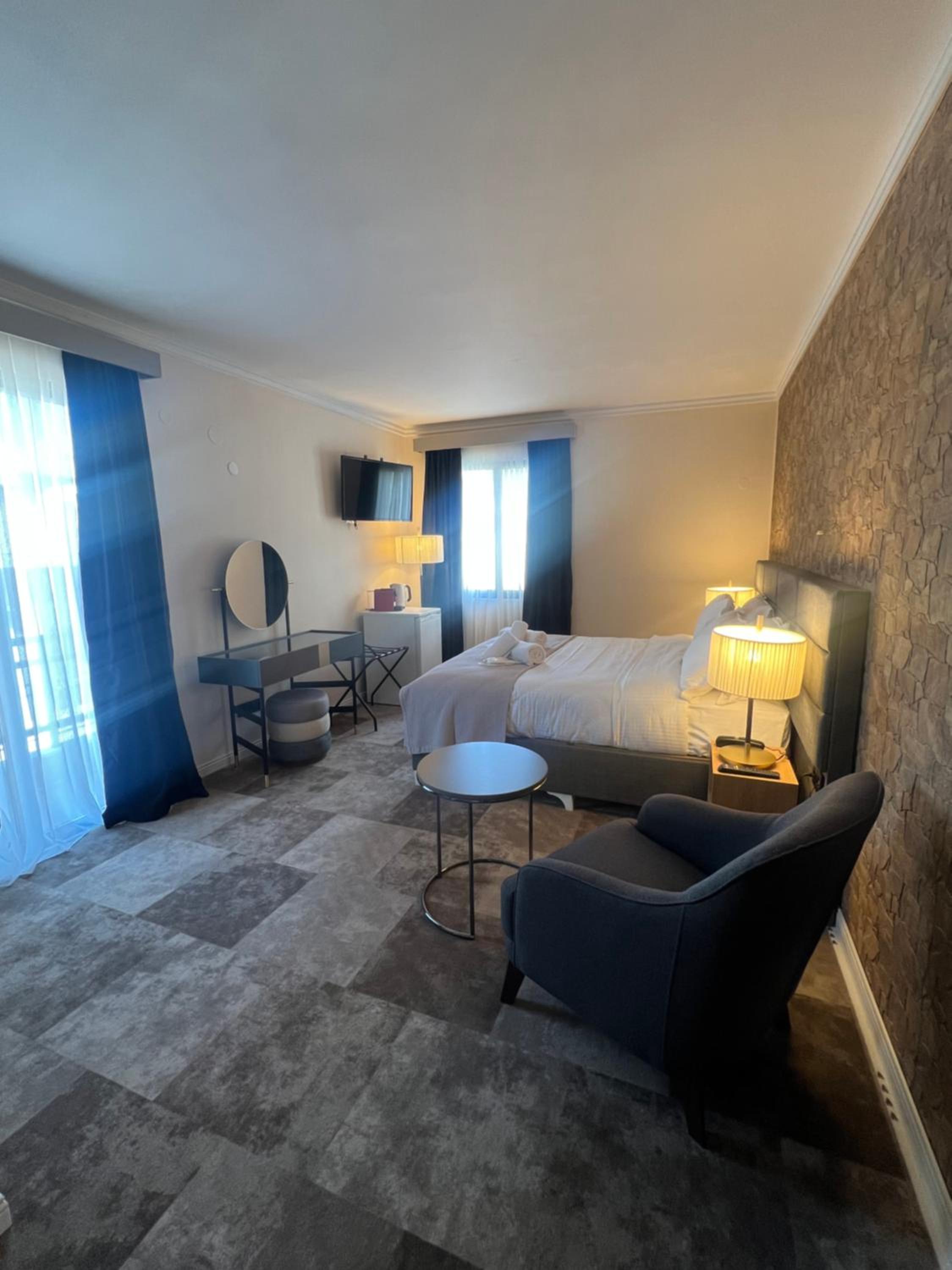 Deluxe Double Room - Photo 4