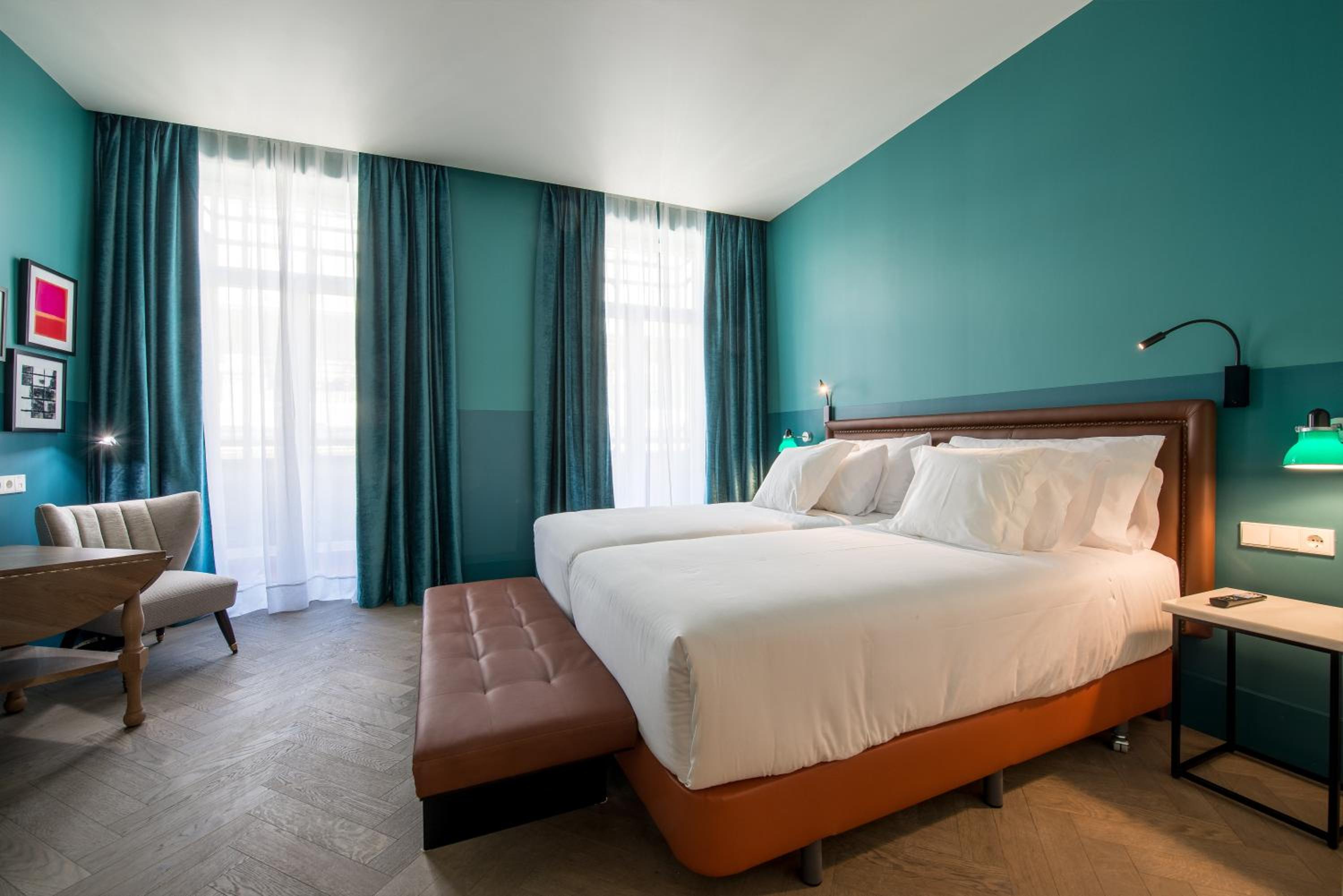 Deluxe Double or Twin Room - Photo 8