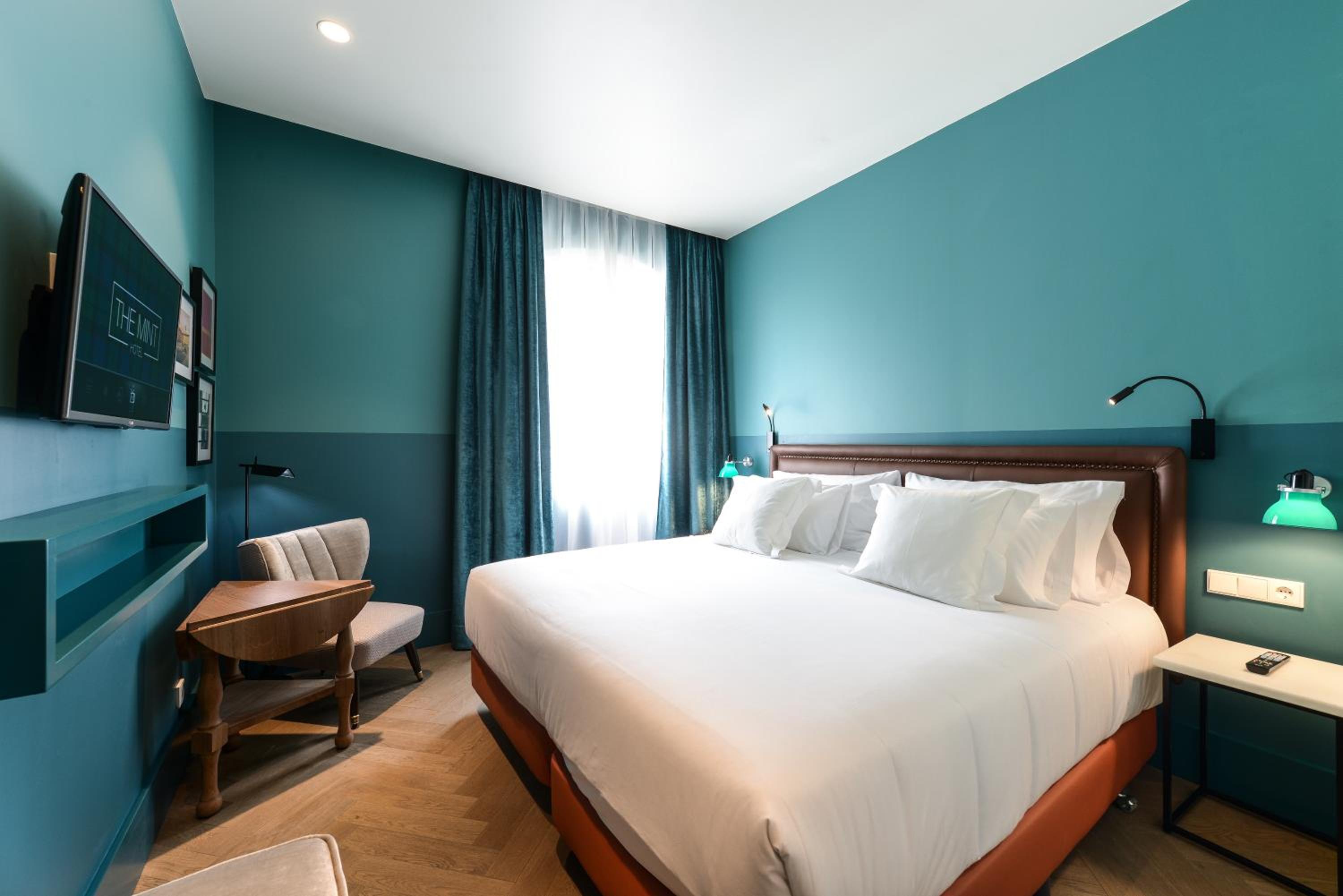 Double Room with View