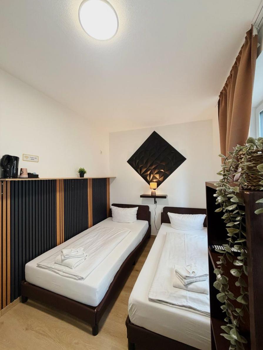 Standard Twin Room with Shared Bathroom