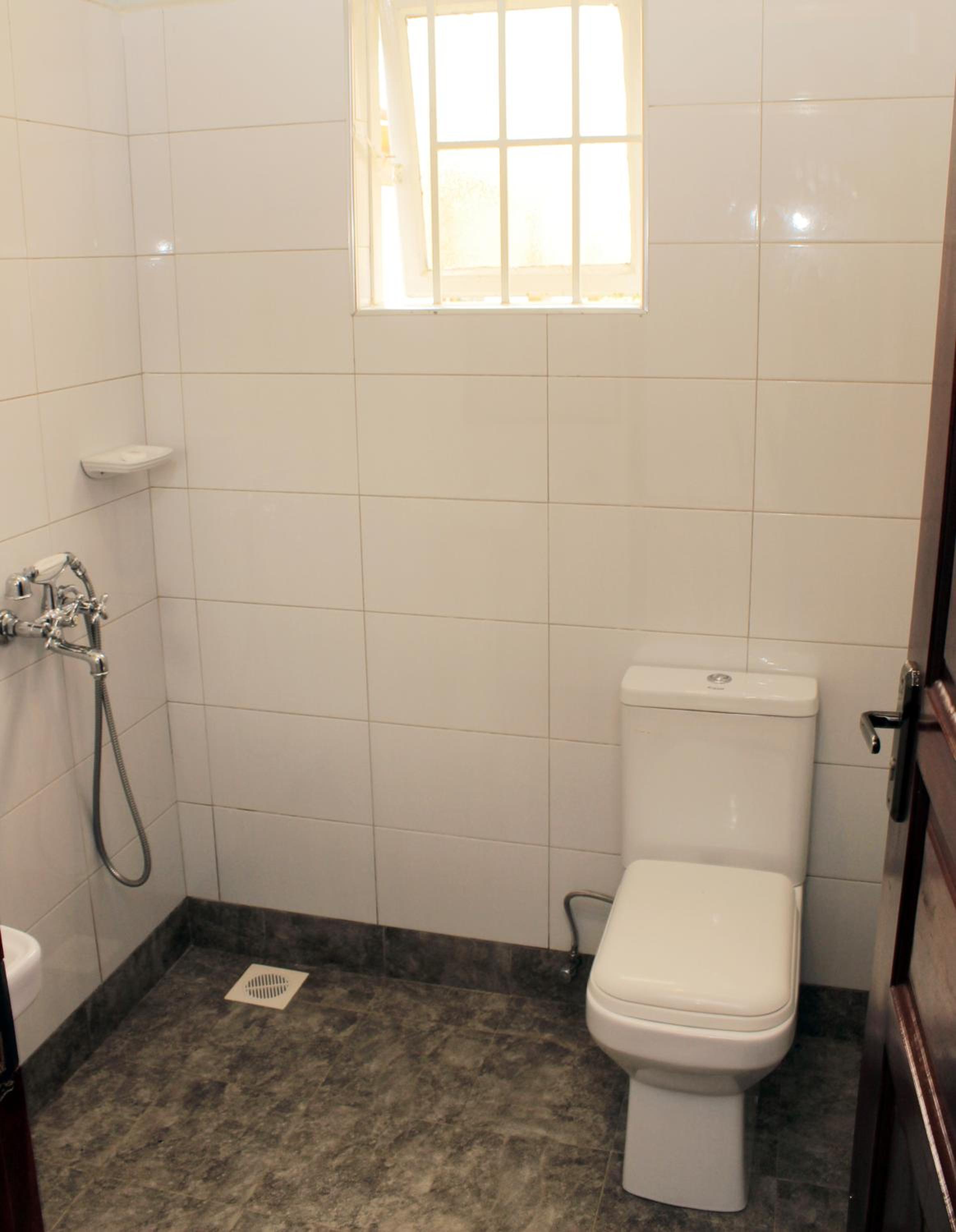 Double Room with Shared Bathroom photo 3
