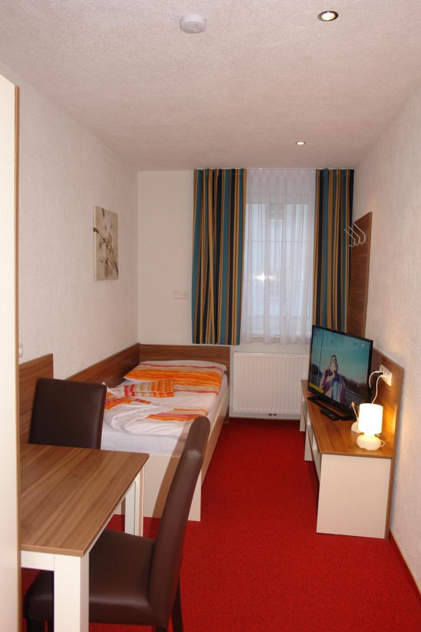 Single Room photo 1