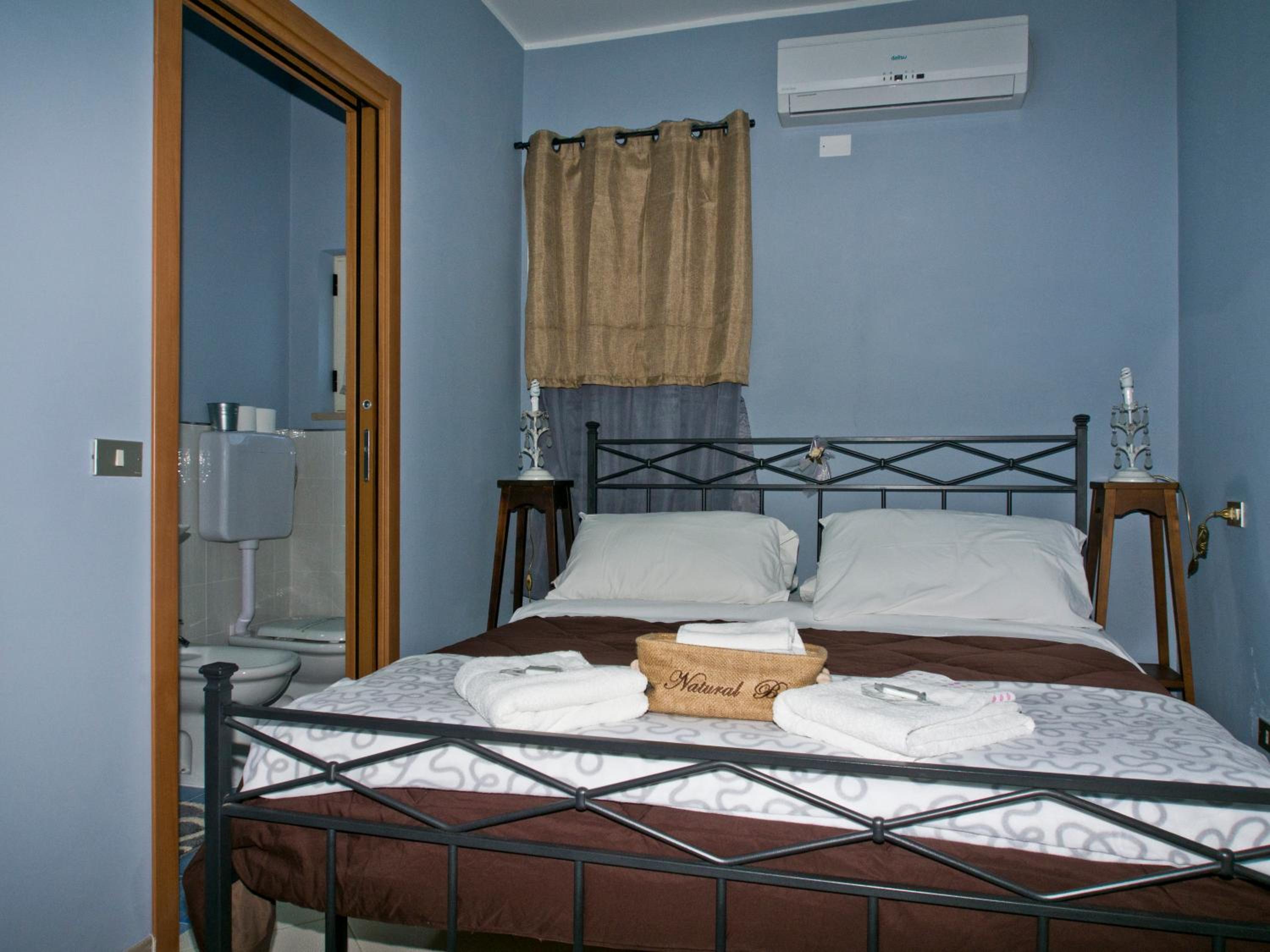 Double Room with Private Bathroom - Photo 5