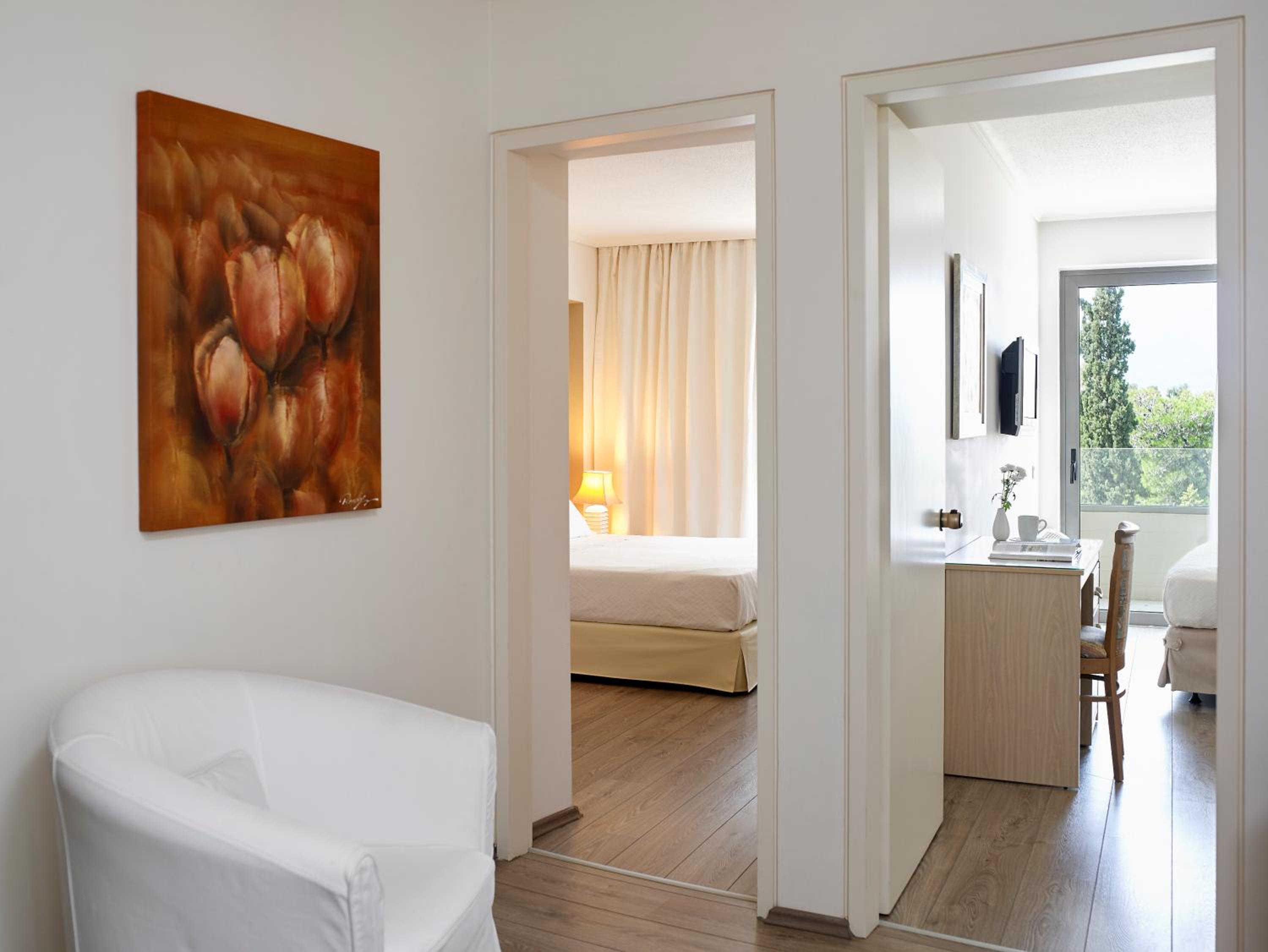 Two-Bedroom Suite Sea View photo 2