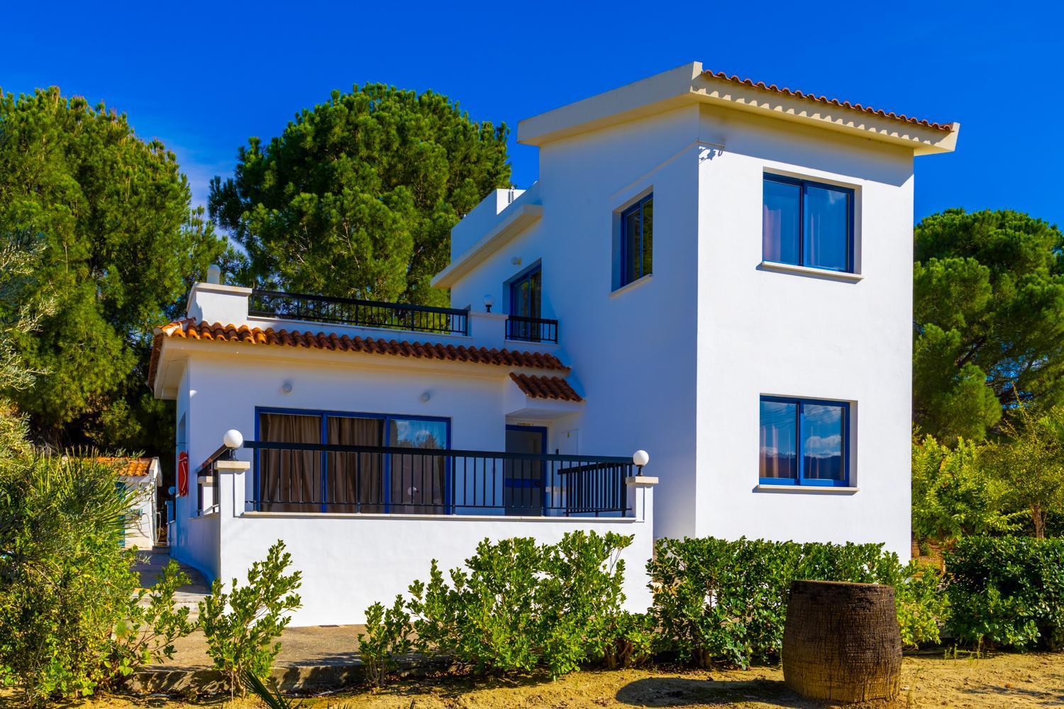 Villa photo 3