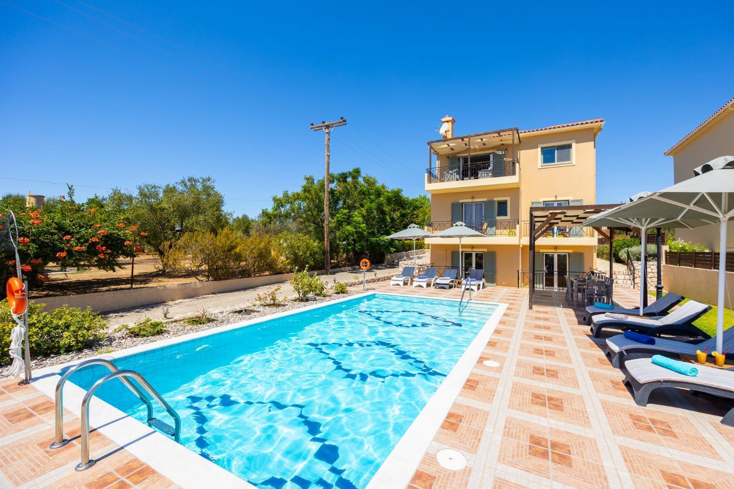 Four-Bedroom Villa photo 1
