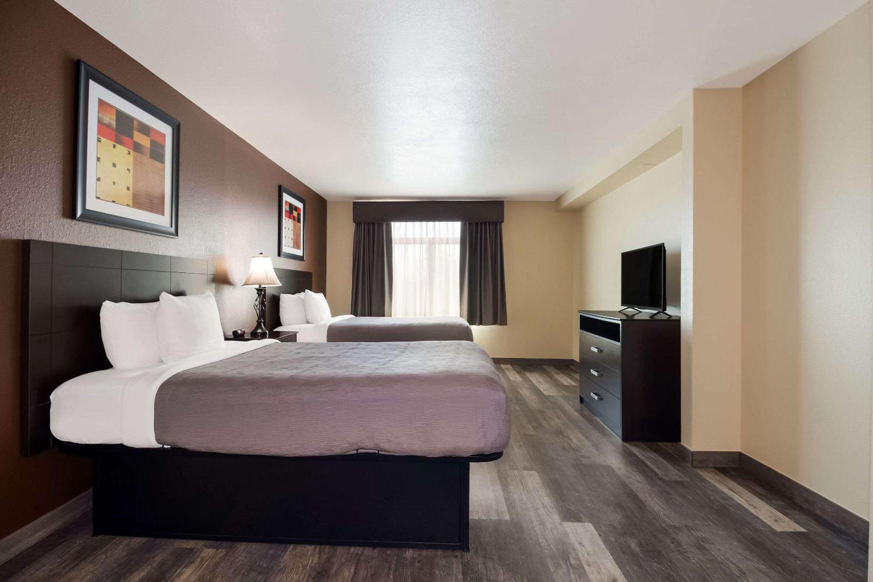 Double Room with Two Double Beds - Non-Smoking - Photo 7