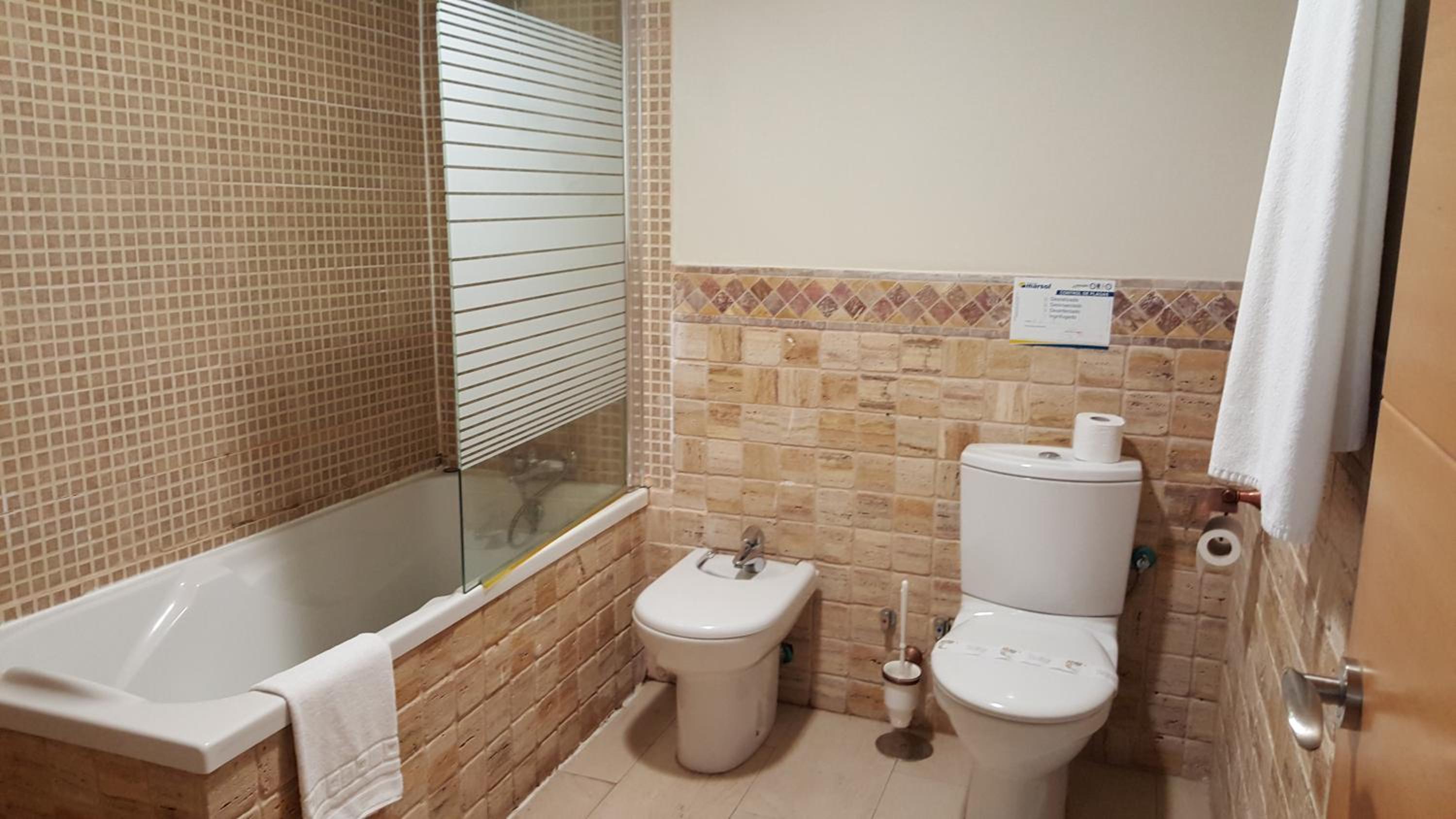 Double Room - Photo 4