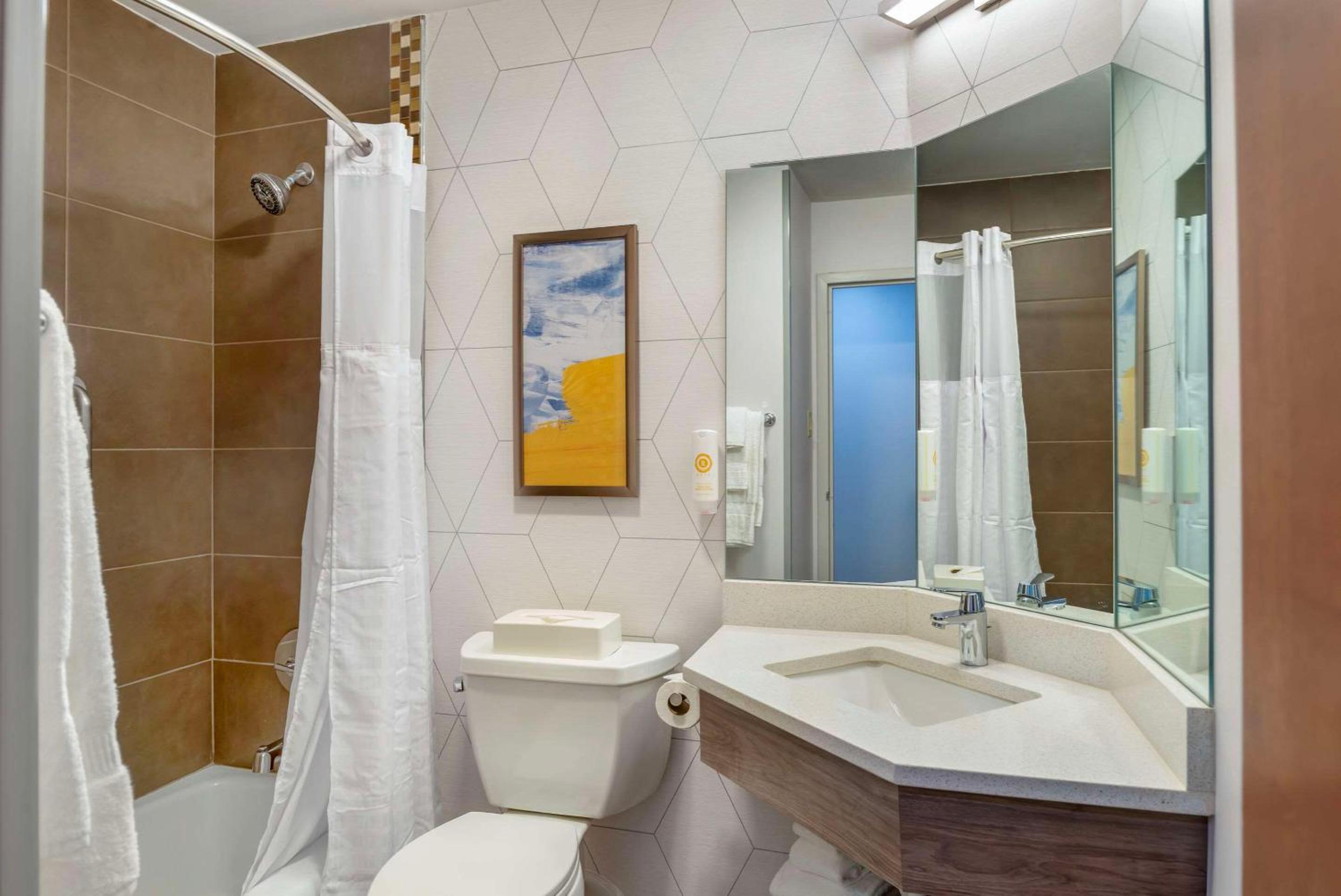 Superior Queen Room with In-Room Whirlpool - Non Smoking