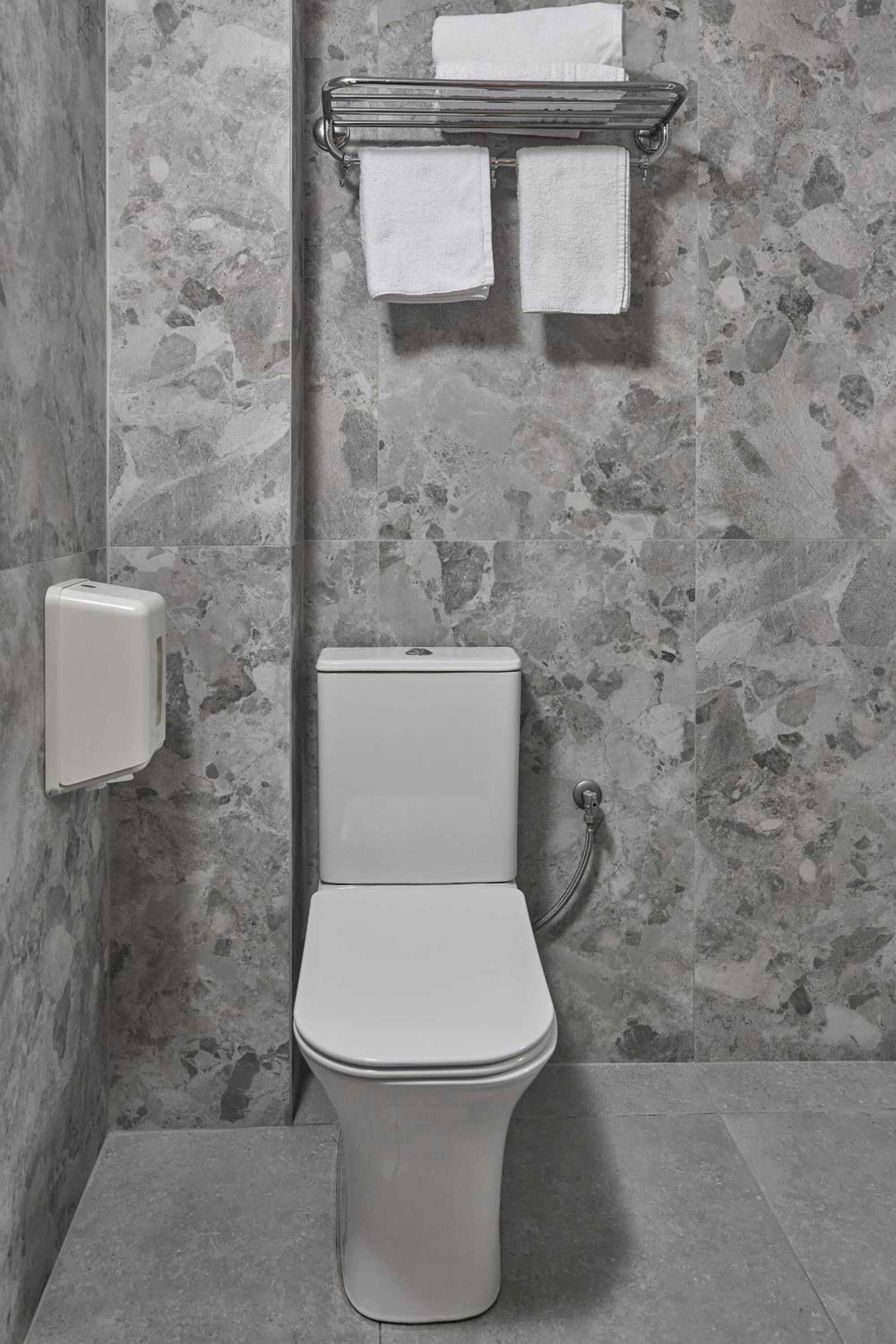 Economy Double Room Semi-basement